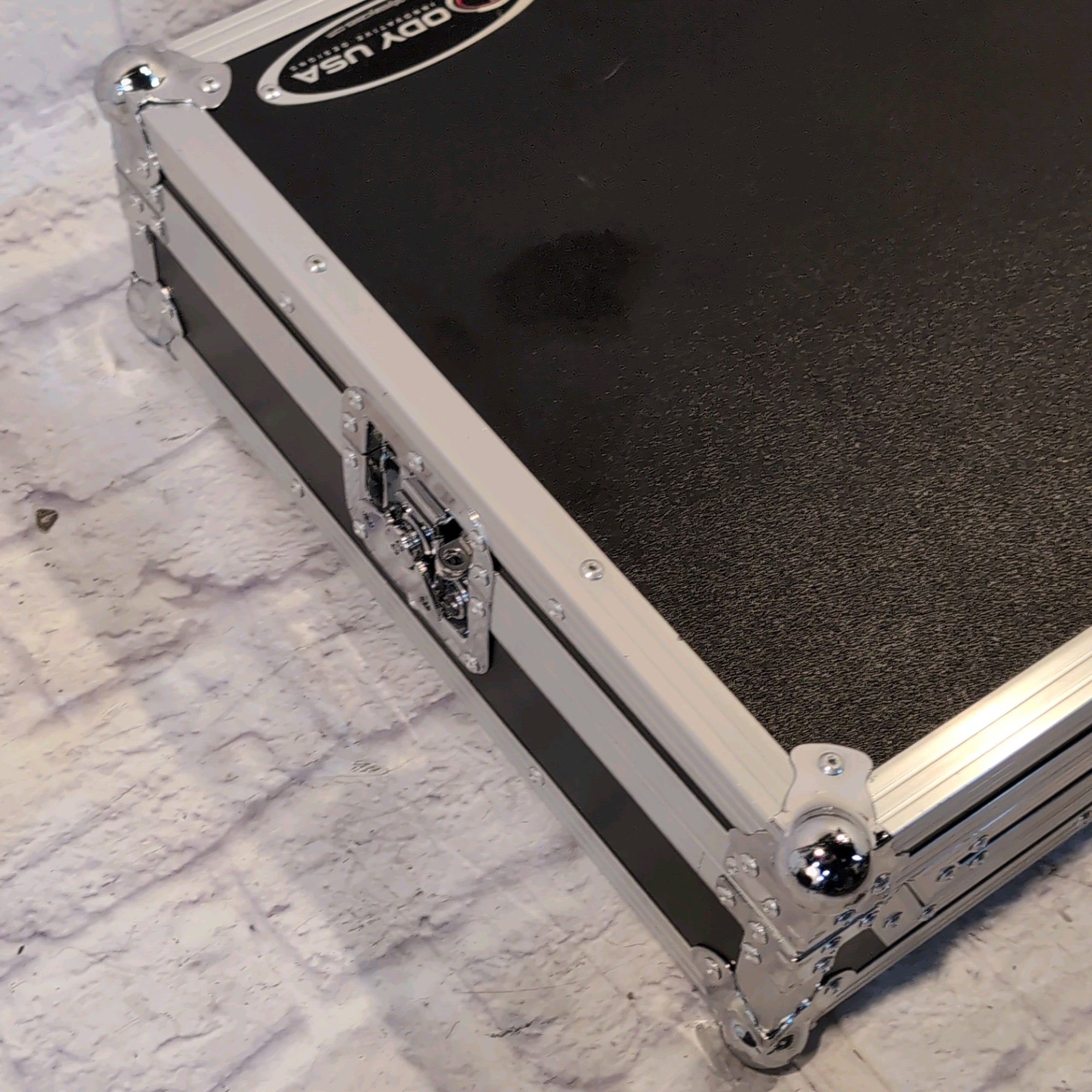 Odyssey Mixer Case 19" x 17" x 4" Interior