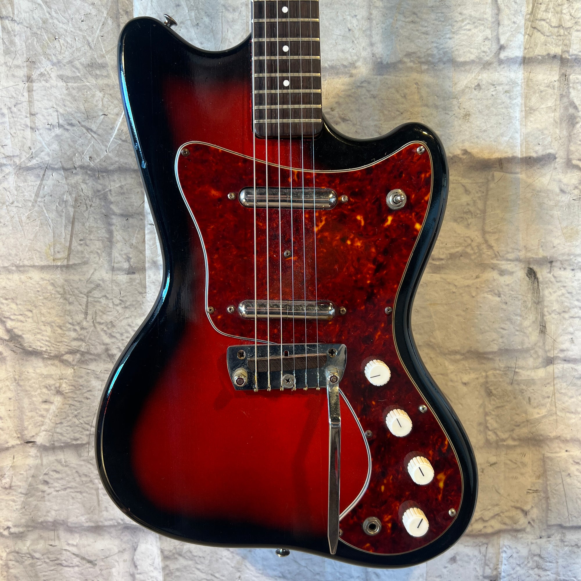 Silvertone Hornet Model 1450 Vintage Lipstick Guitar with Case