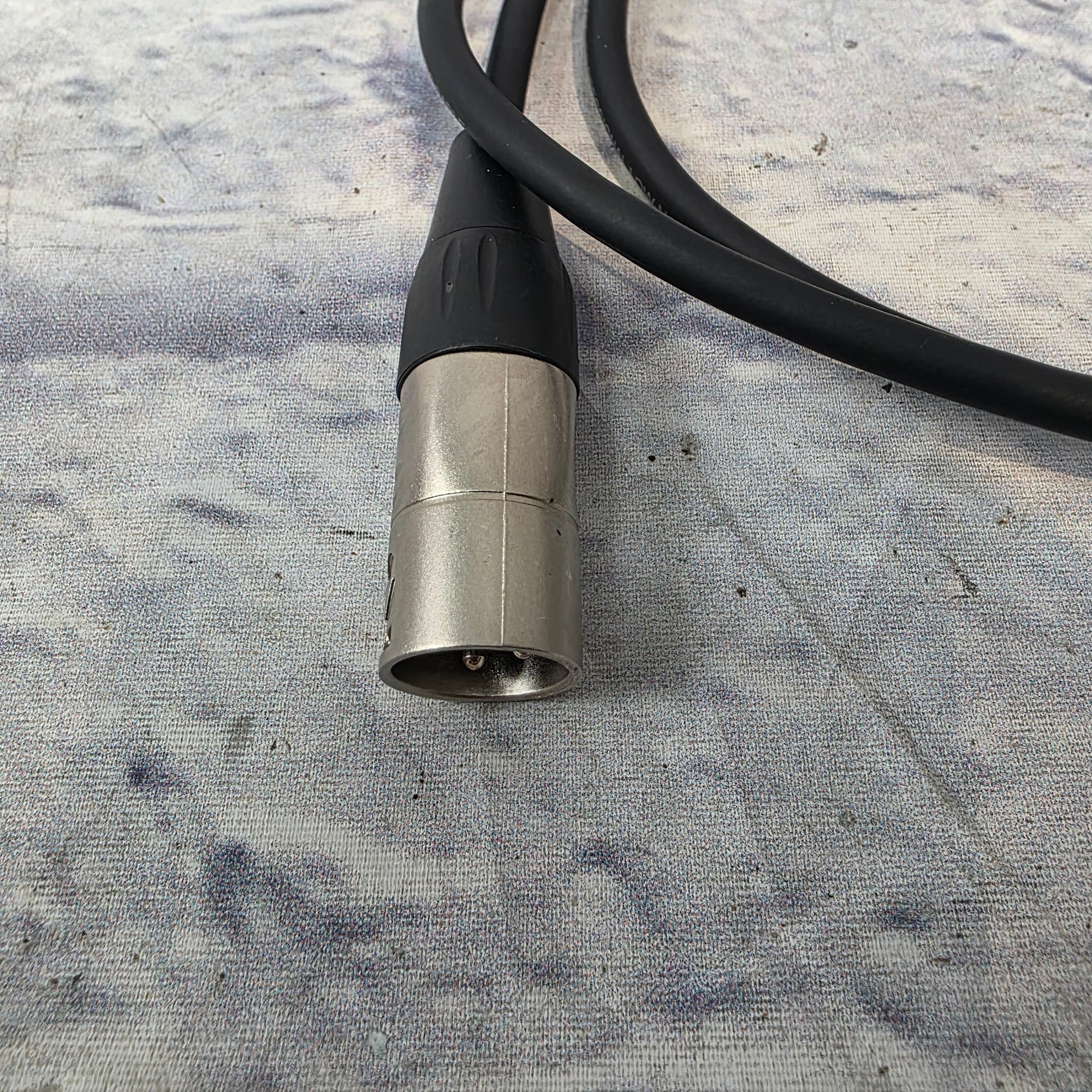 Hosa 5 Feet XLR to XLR ( Rean Silver)  Cables