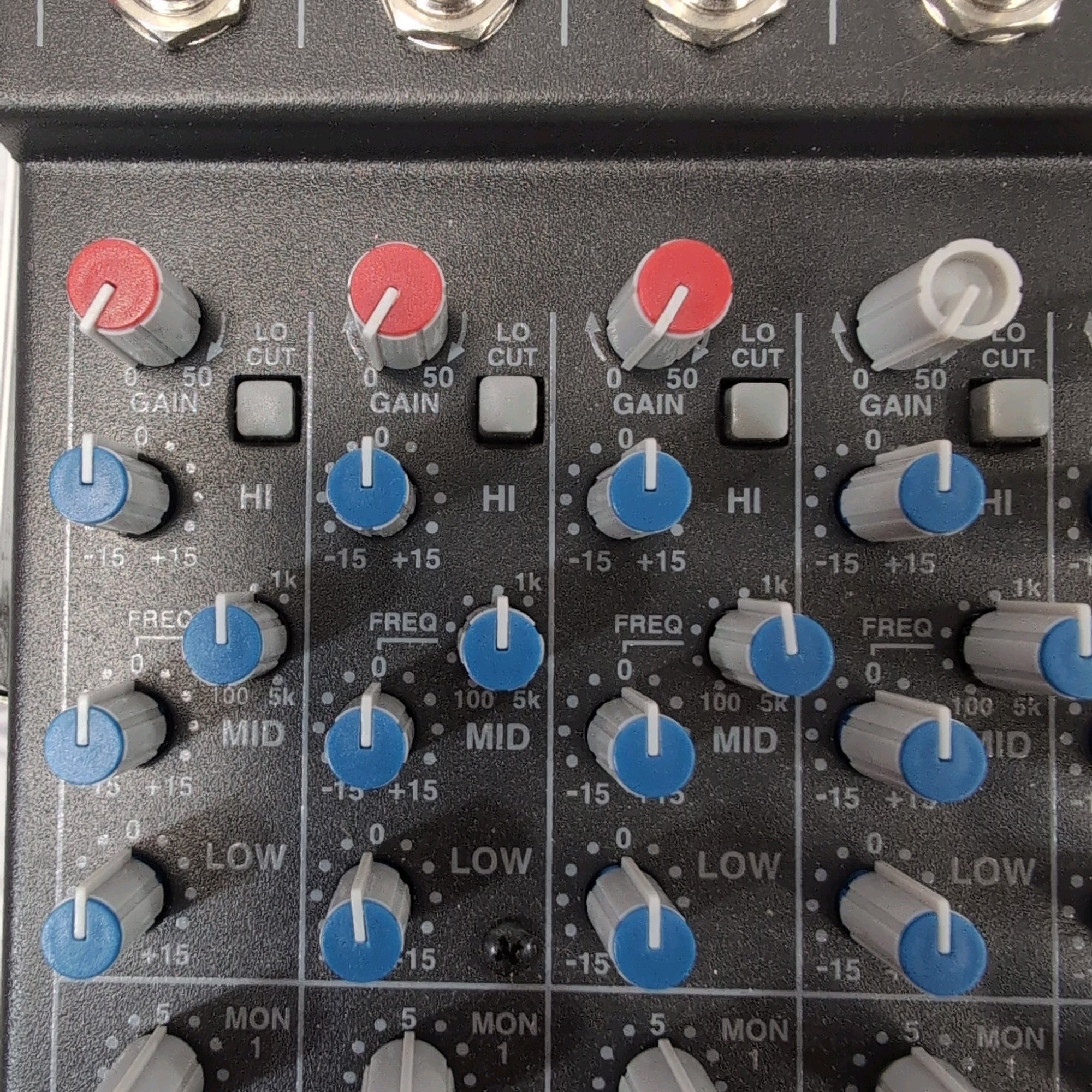 Carvin Concert Series C1644P Powered Mixer w/ Road Case