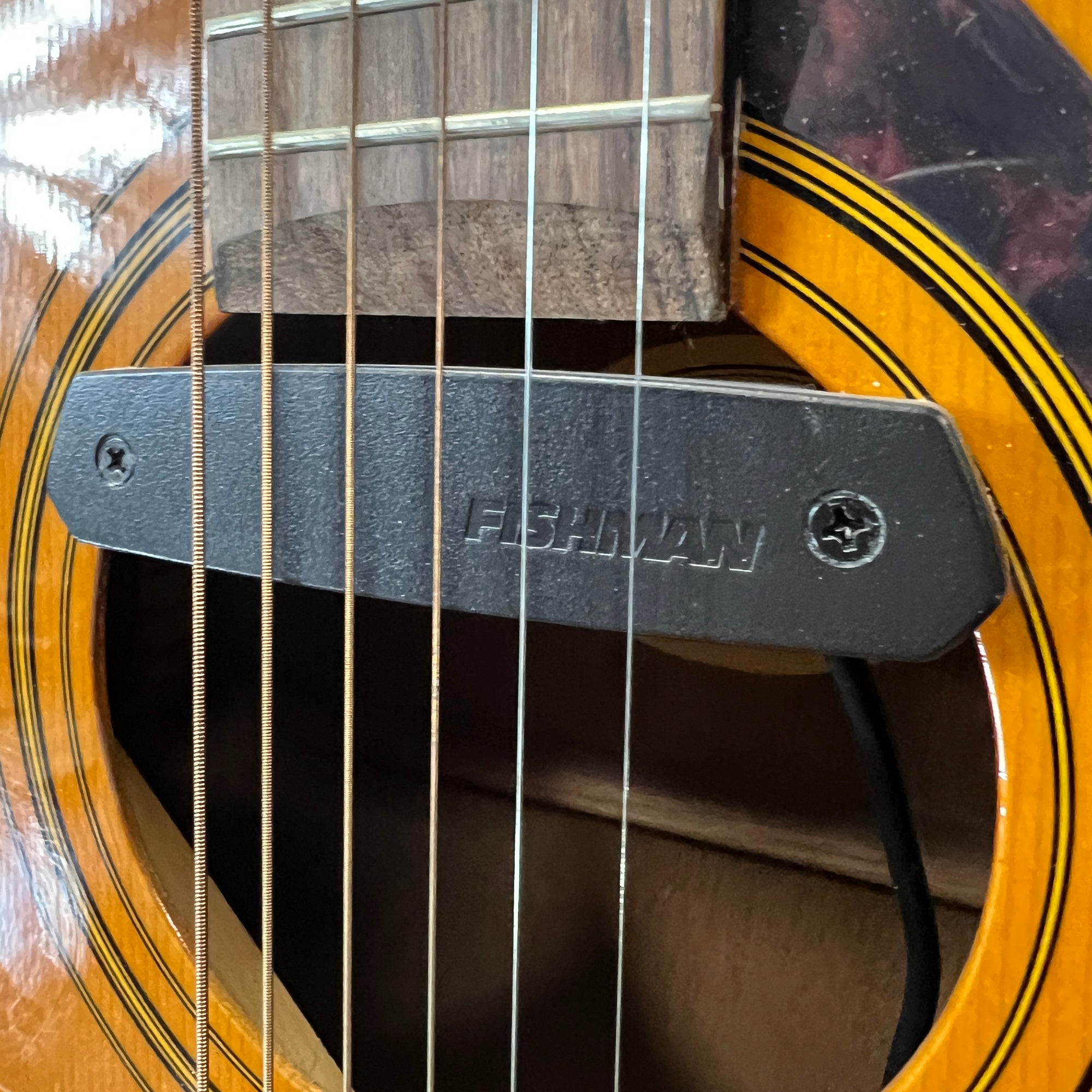 Yamaha F335 Dreadnaught Acoustic Guitar with Fishman Pickup