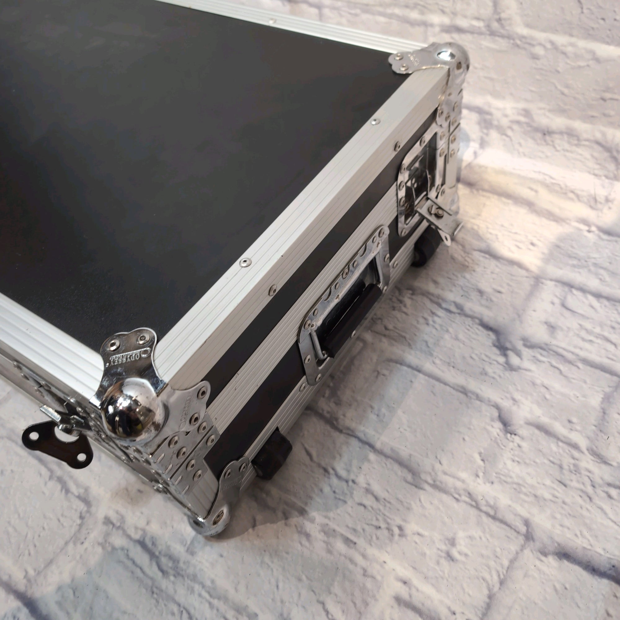 Odyssey Universal Turntable CDJ DJ Coffin Case with Wheels