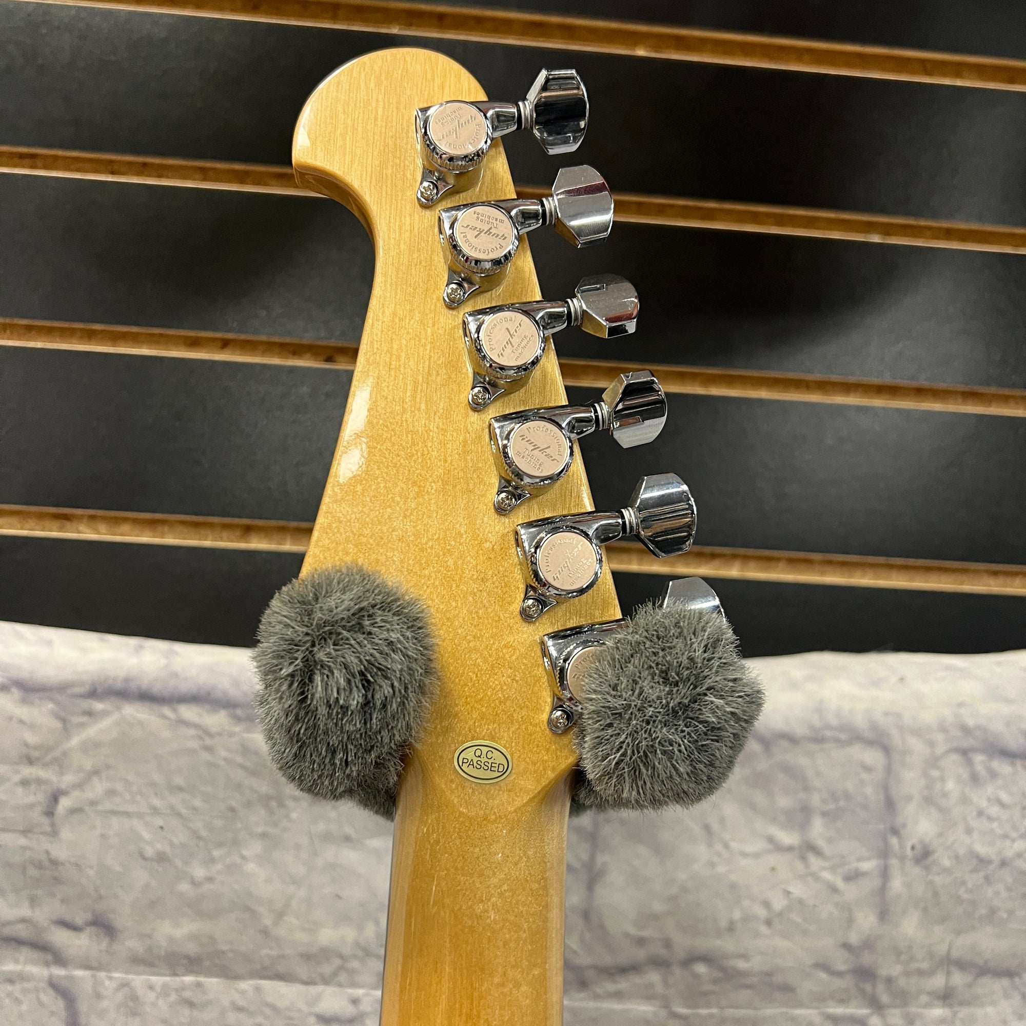 Indio OS20 Offset with Locking Tuners Electric Guitar