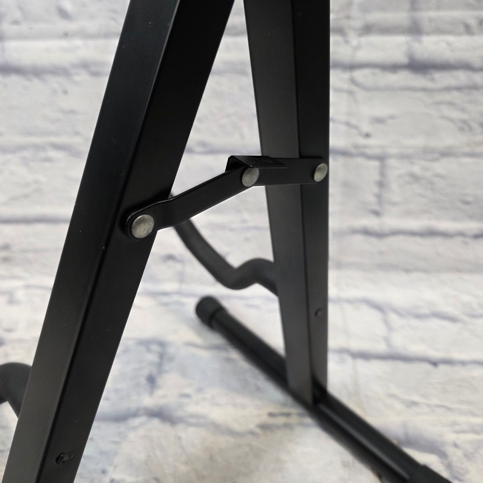 Chromacast Folding Guitar Stand