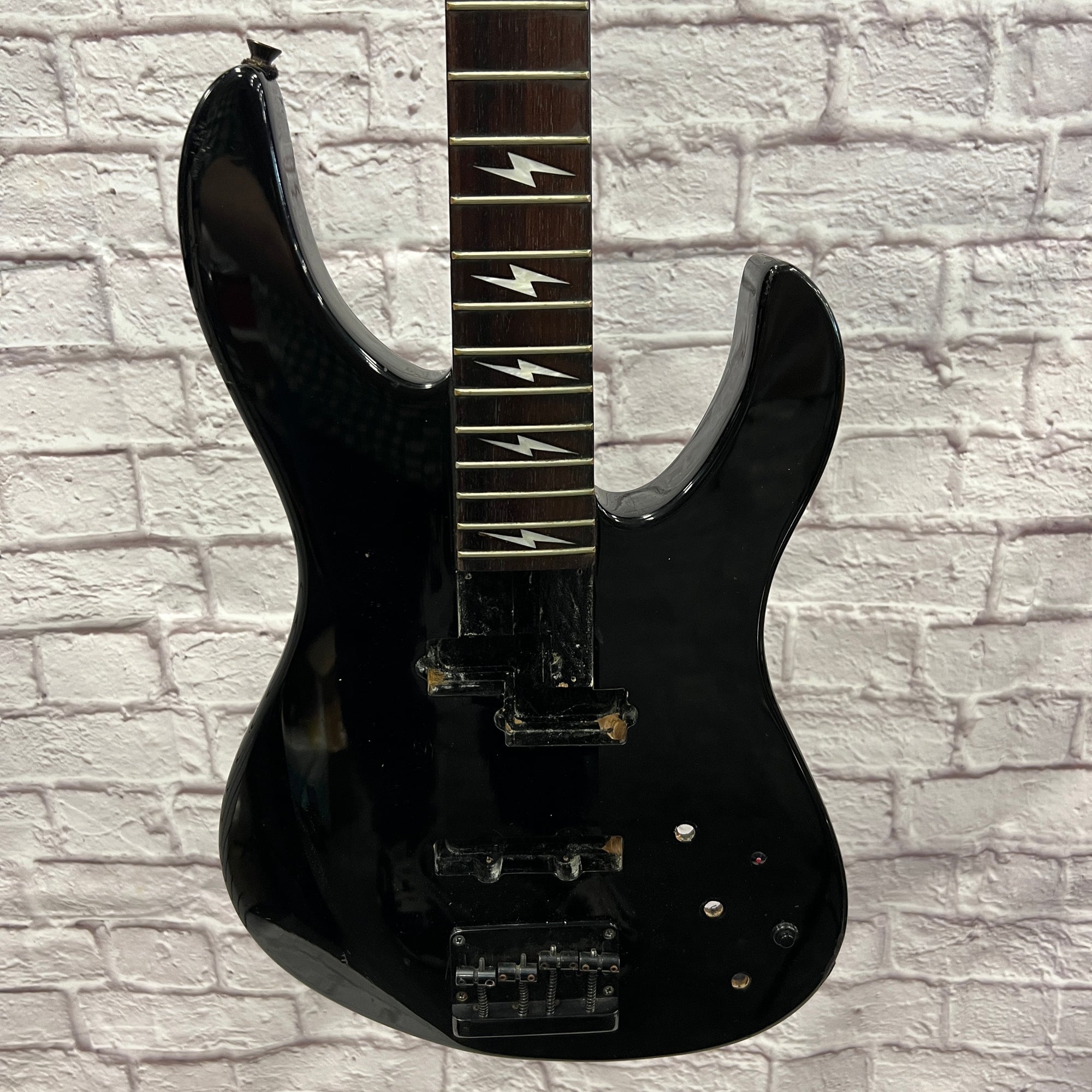 Nady Thunder Bass Husk - Neck Body Tuners Bridge Project