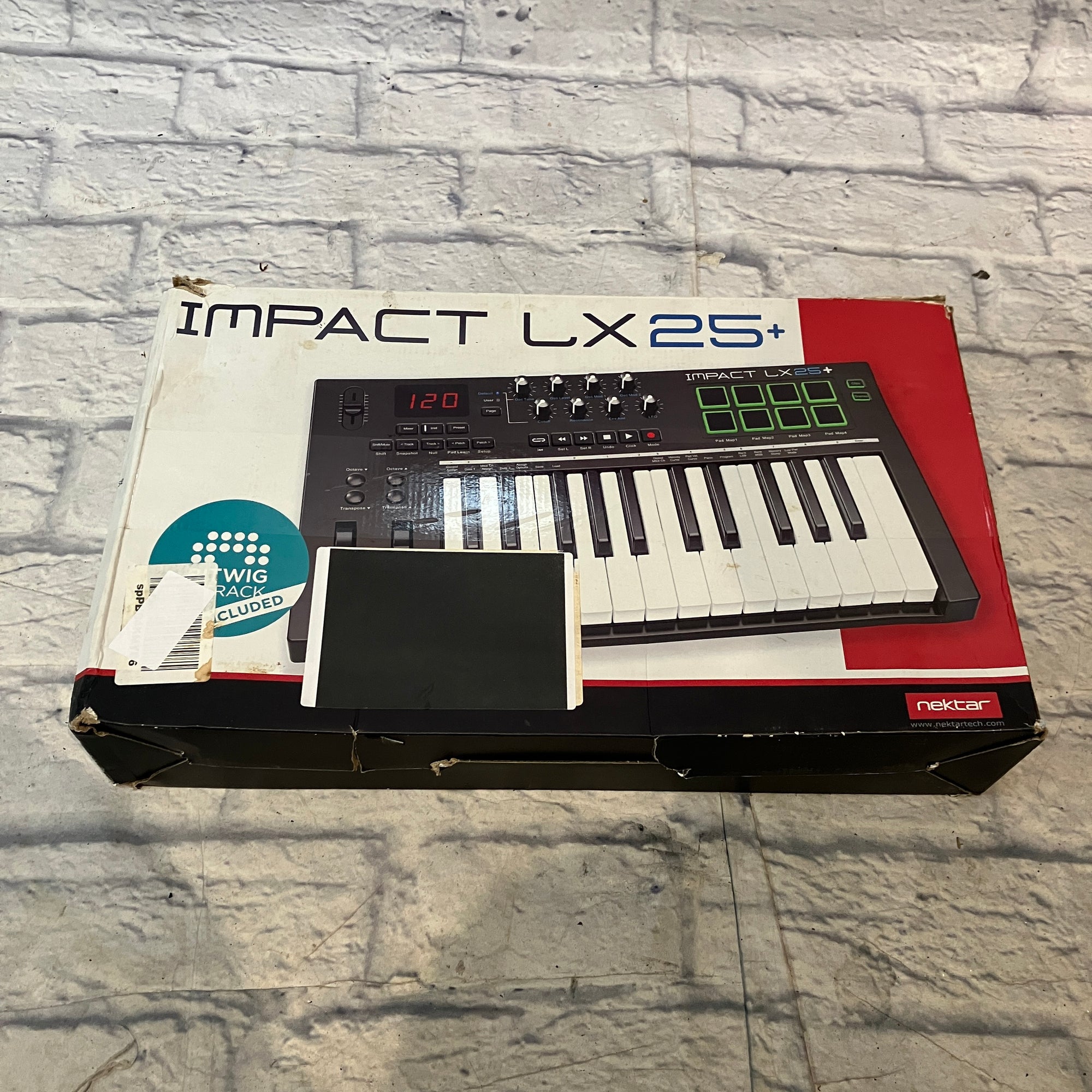 Nektar Impact LX25 Midi Controller