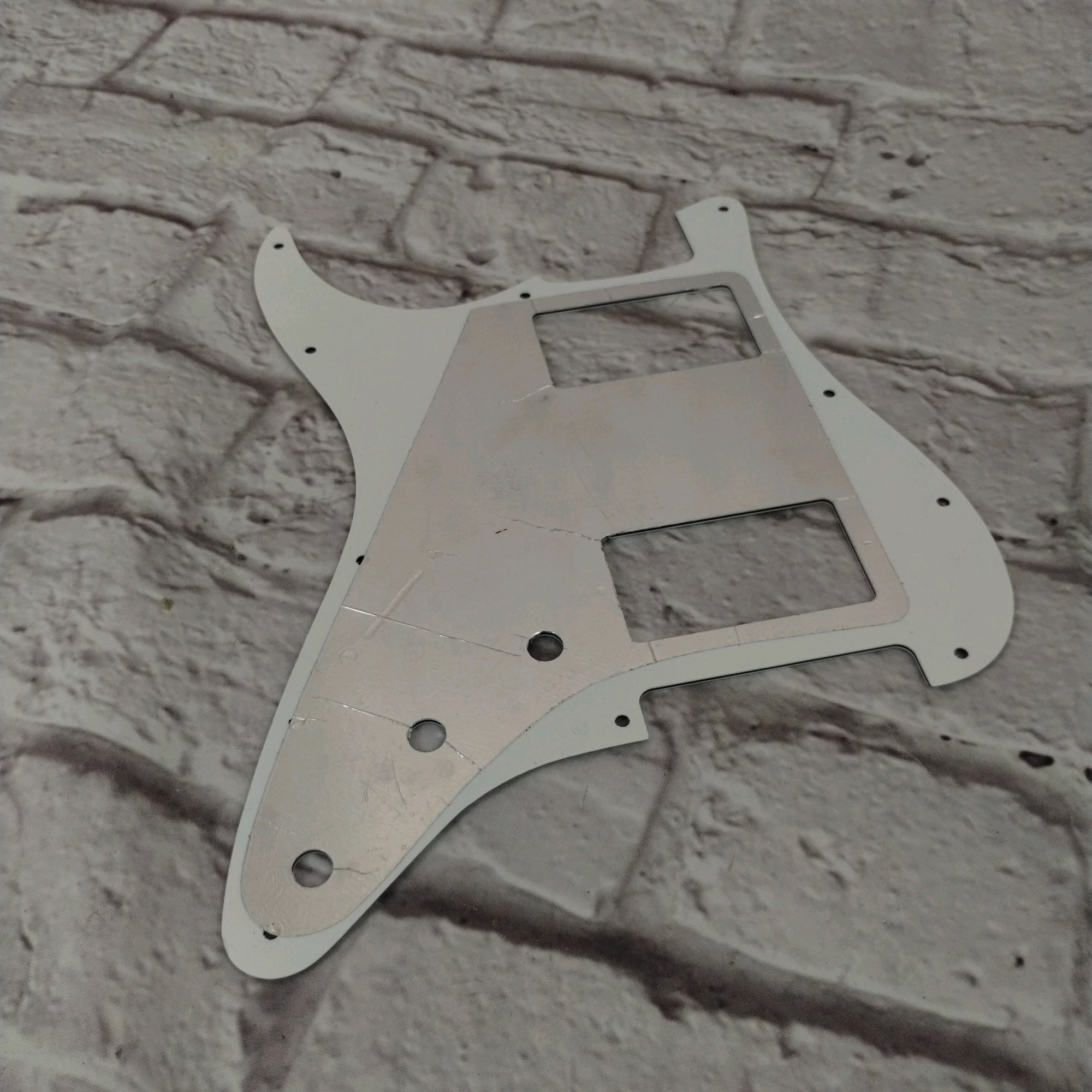 Musiclily White HH Strat Pickguard