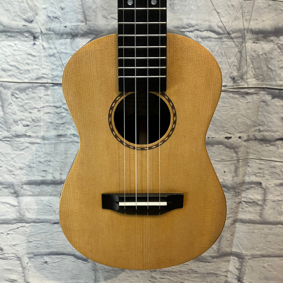 Kelali Tenor Ukulele Spruce w/ bag