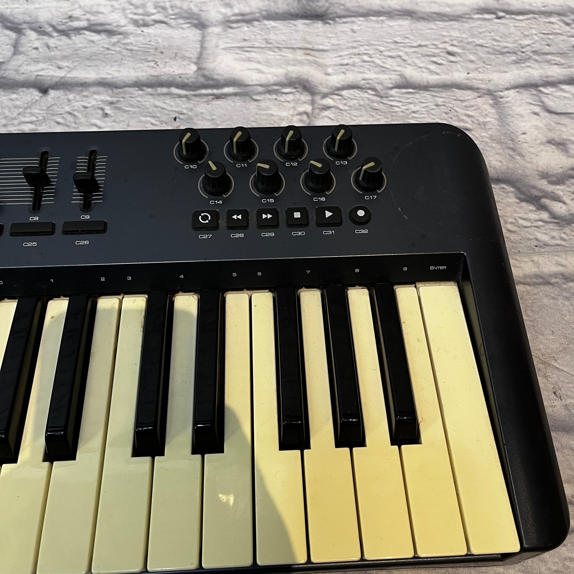 M Audio Oxygen 49 Midi Controller