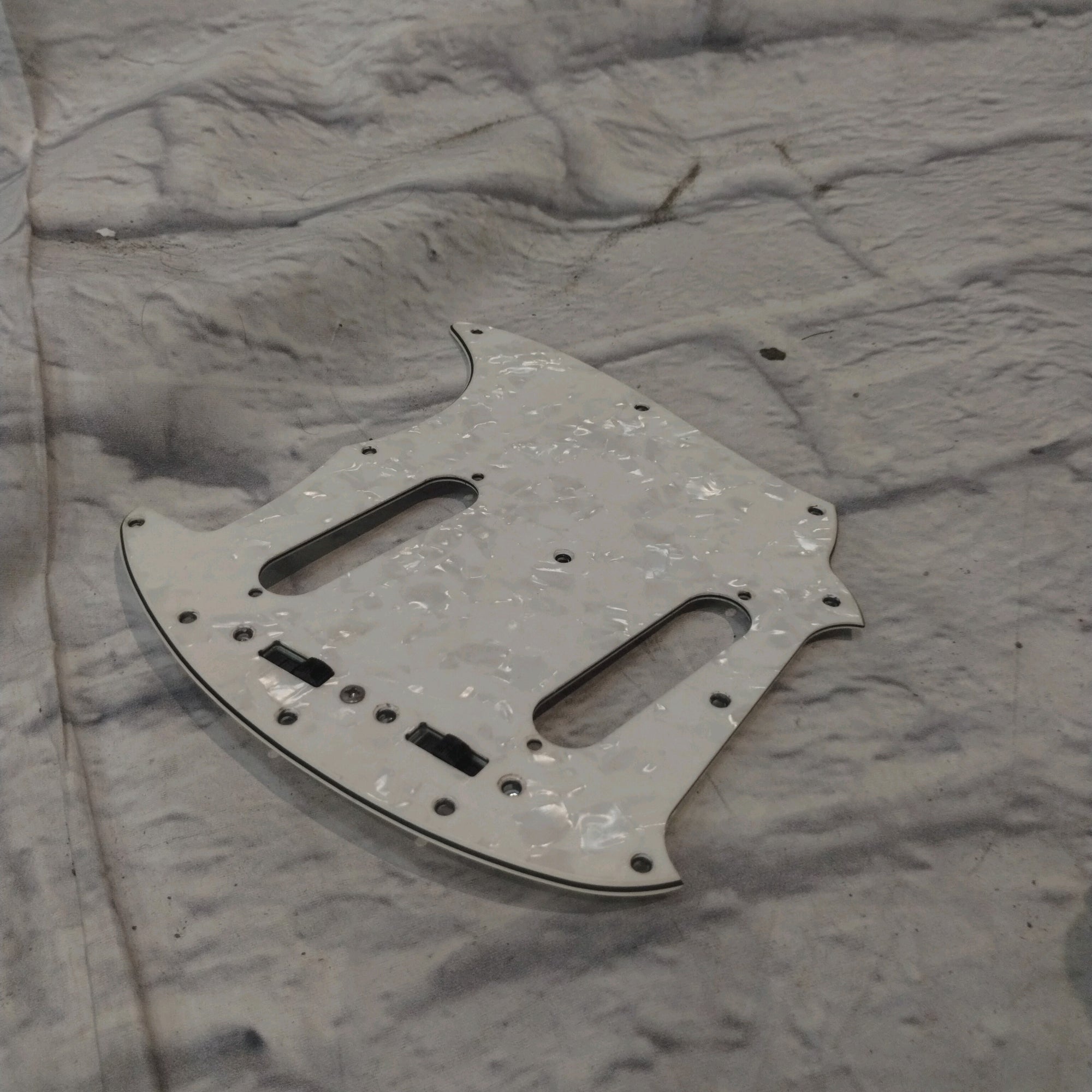 Squier Vintage Modified Pearl Mustang Pickguard