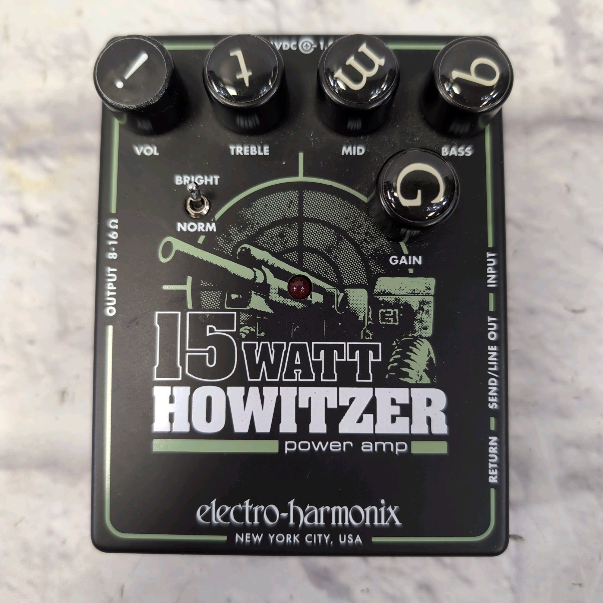 Electro-Harmonix 15-Watt Howitzer Power Amp Preamp Pedal