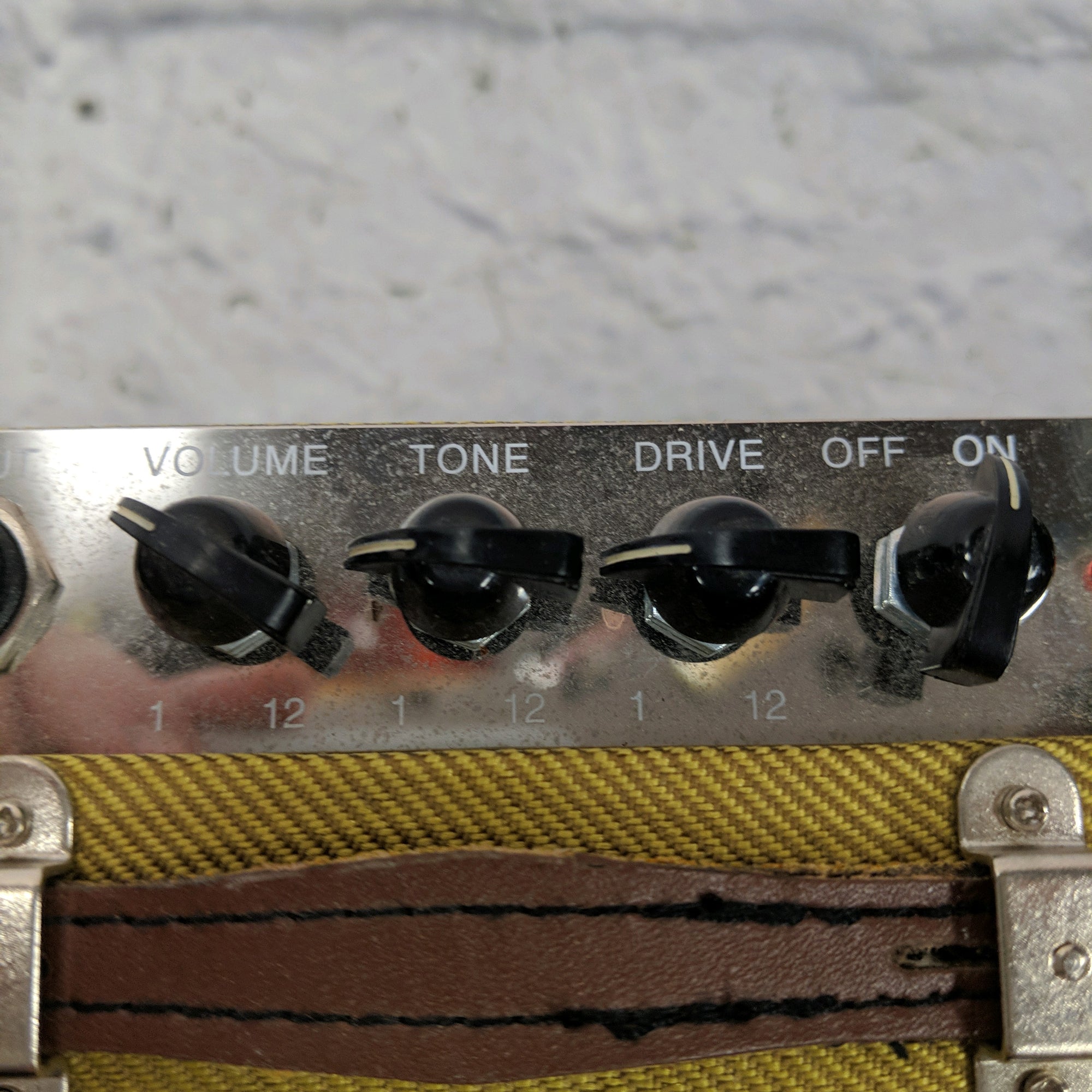 Fender Mini 57 Twin Amp null