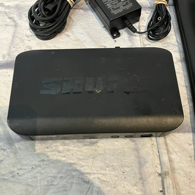 Shure SLX4 & BLX4 Wireless Receiver and Microphone