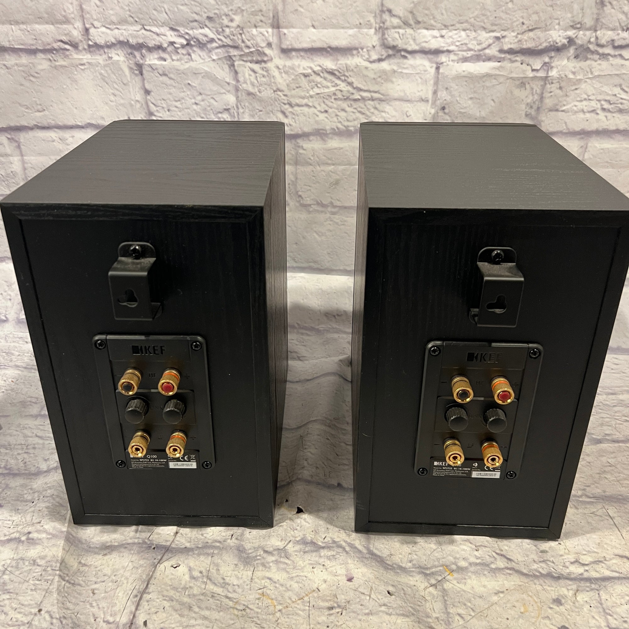 KEF Q100 100-Watt Bookshelf Speakers