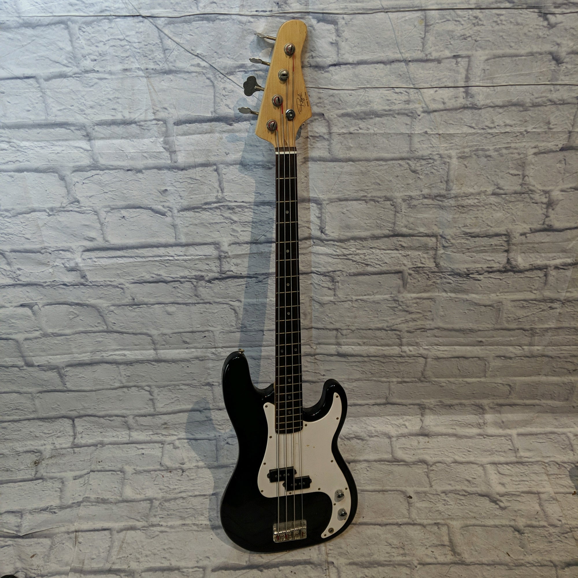 Rogue P-Bass AS IS (pickup issue) 4 String Bass Guitar