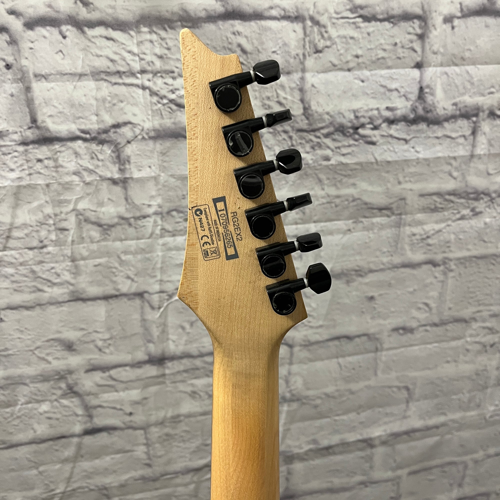 Ibanez RGシリーズ ホワイト Ibanez RG2EX2 White Electric Guitar - Evolution Music