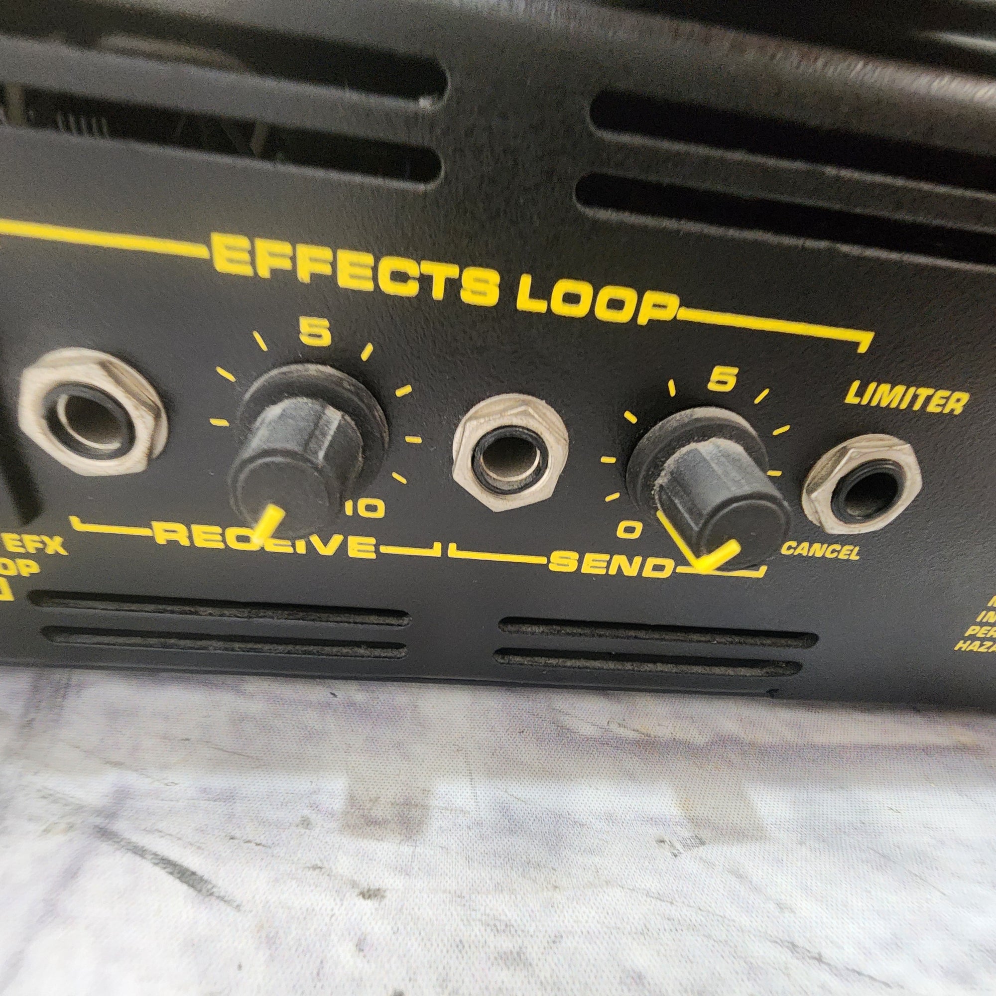 Tube Works RT-3300-R Bass Head (AS IS) - Evolution Music