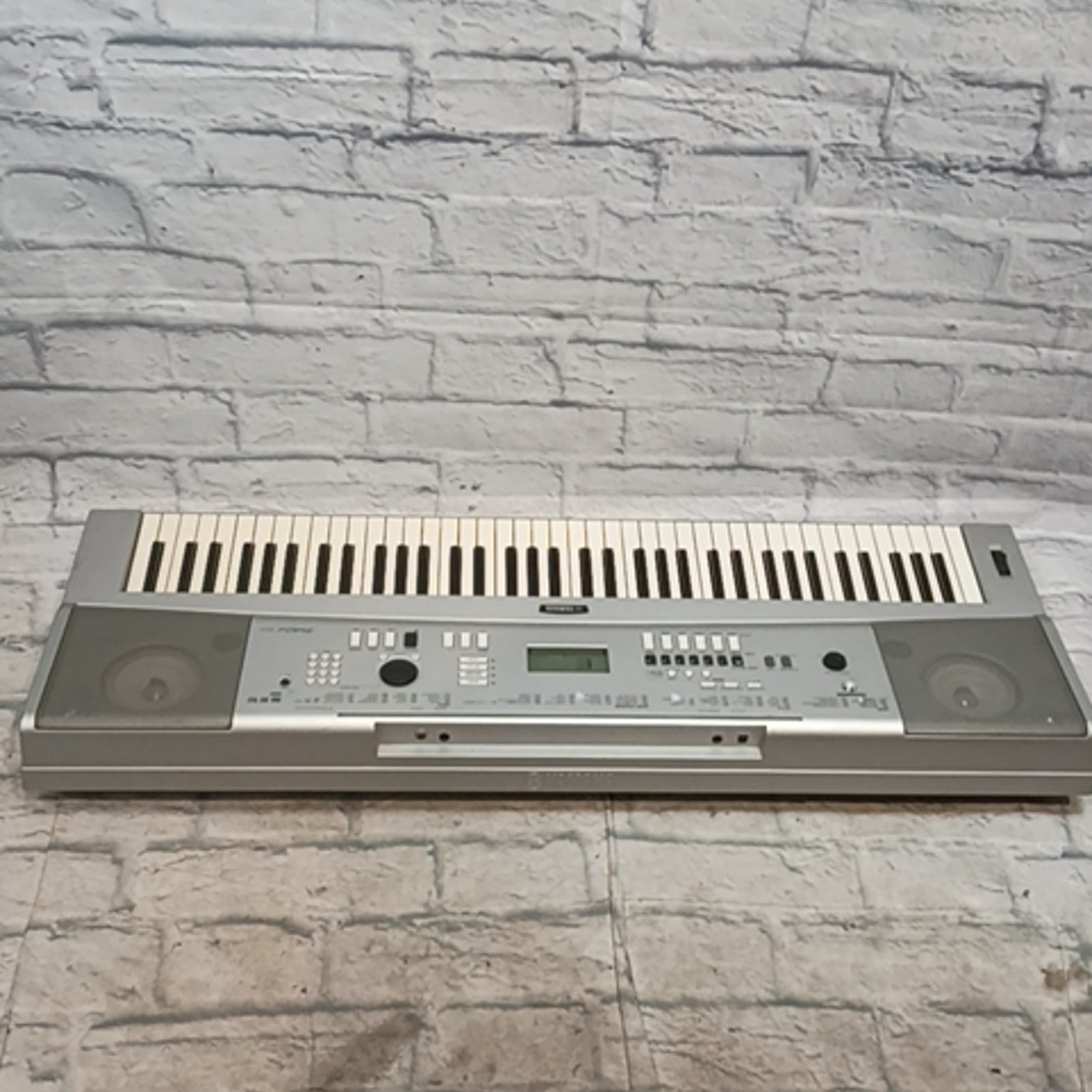 Yamaha Portable Grand DGX-230 Electric Piano