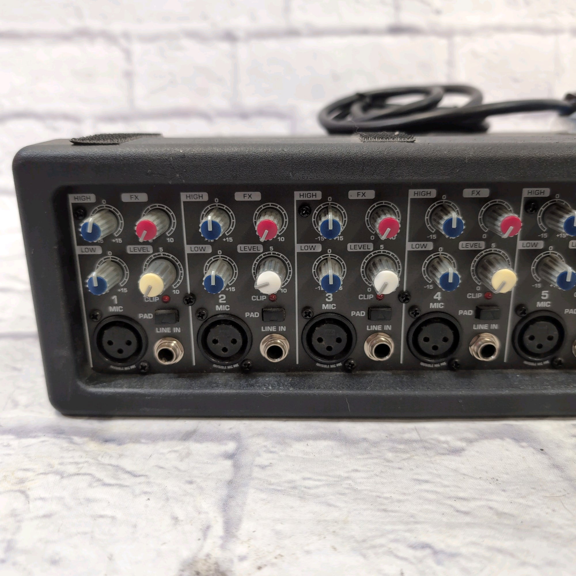 Behringer PMP518M Europower Powered Mixer