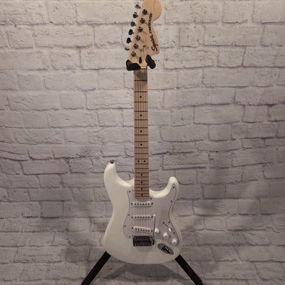 Squier Affinity Series Stratocaster Electric Guitar - Olympic White with Maple Fingerboard