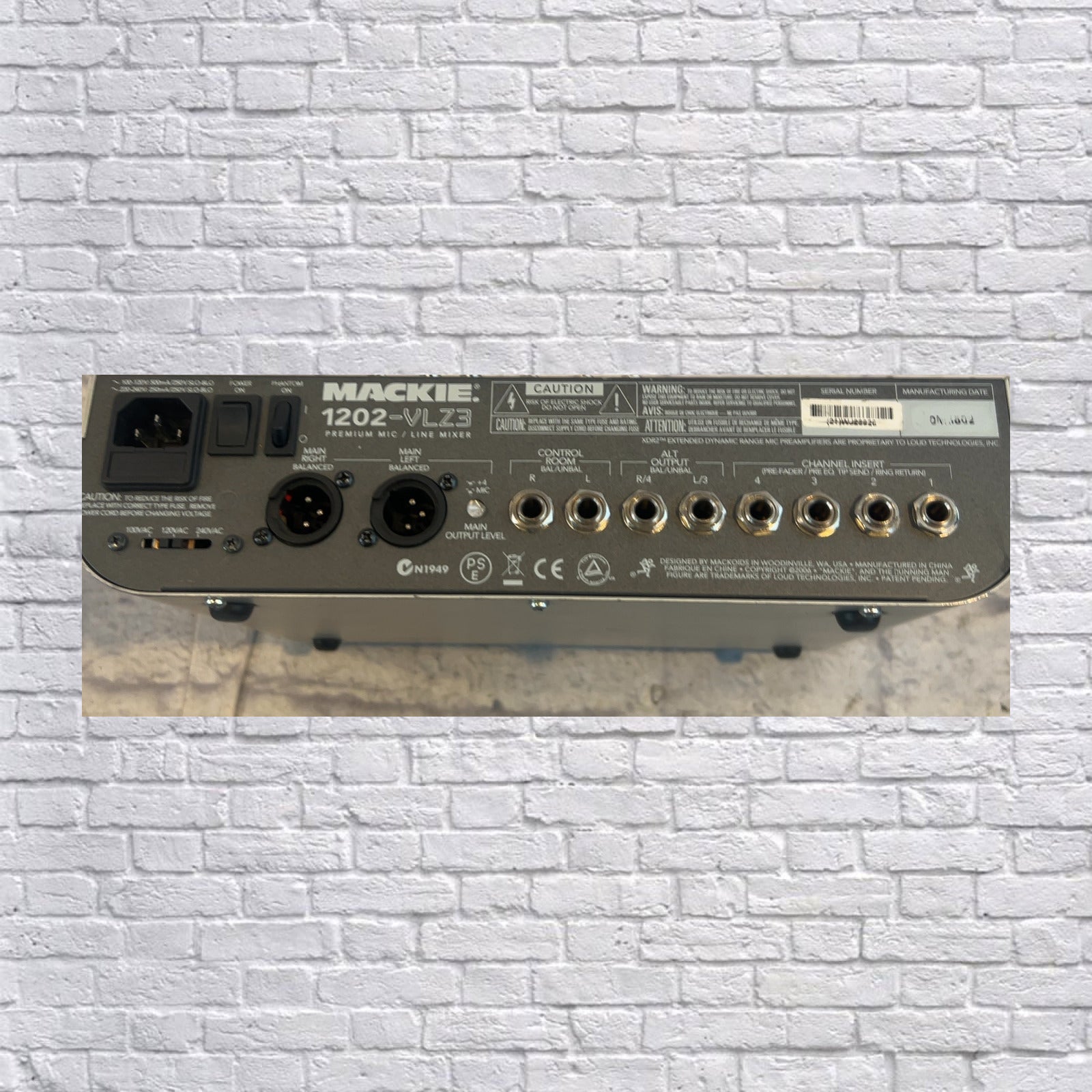 Mackie 1202VLZ-3 12 Channel Mixer