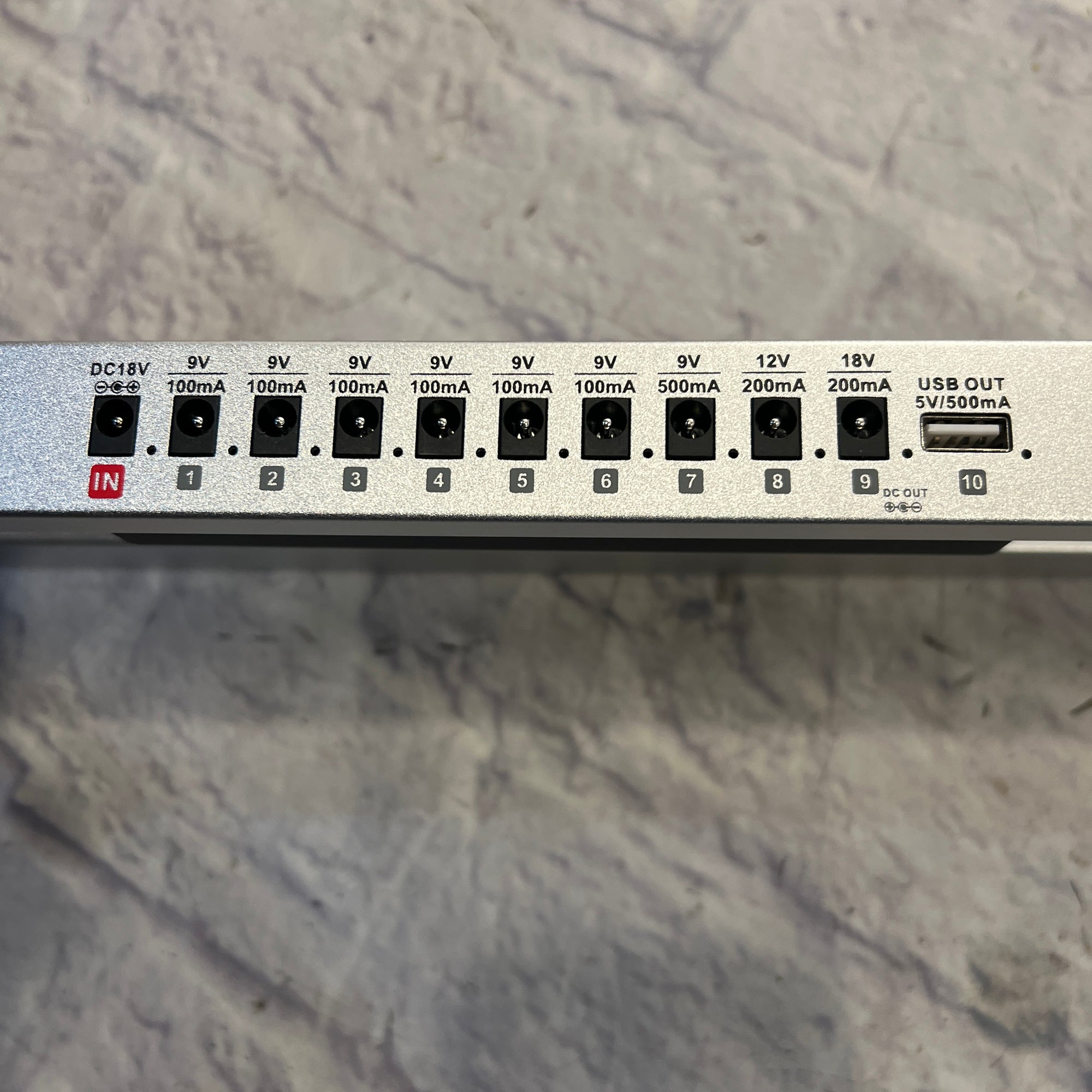 Kmise Pedalboard with DC Core 10 + USB Power Supply