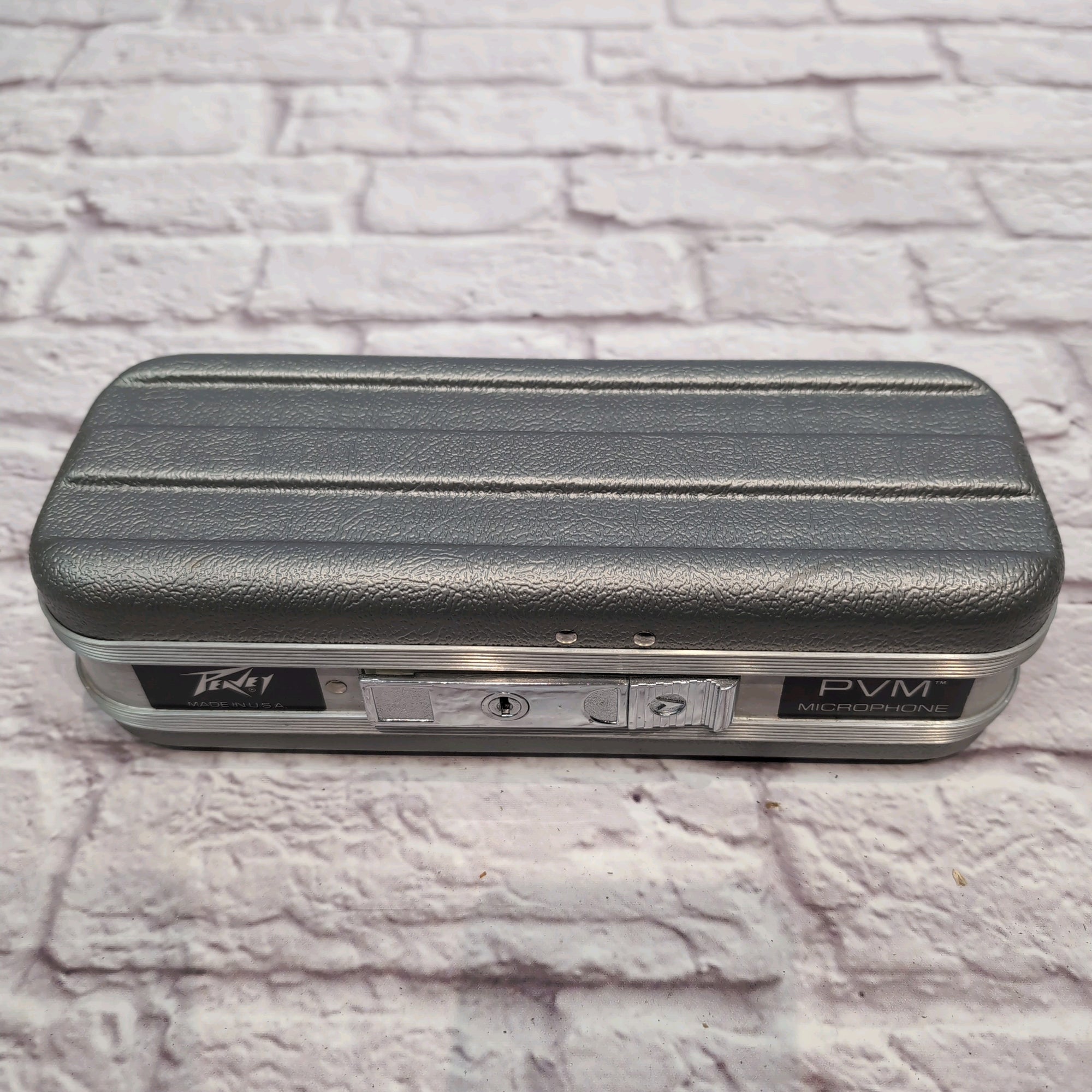 Peavey PVM380 Cardioid Dynamic Vocal Mic w/ Case