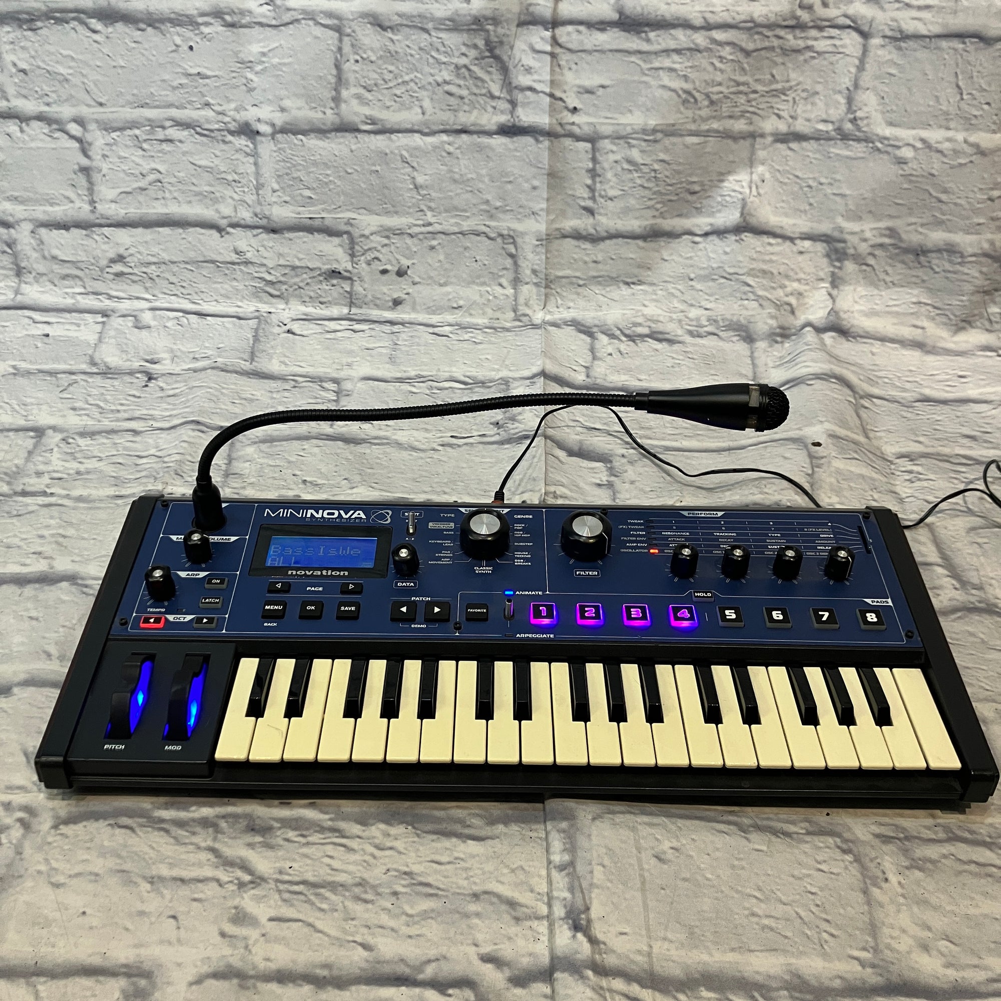 Novation Mini Nova Synthesizer