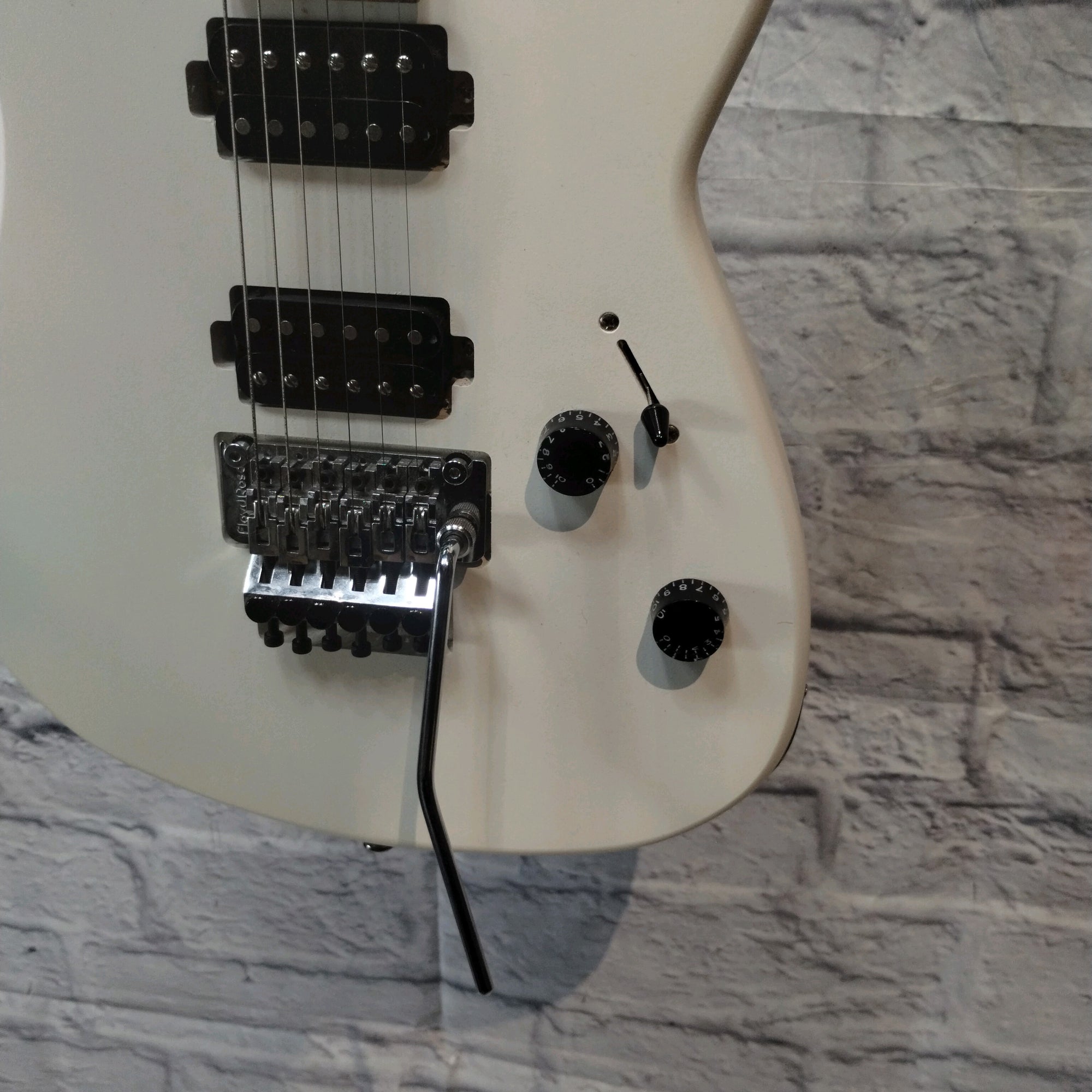Sawtooth ST-M24 Electric Guitar - White Satin