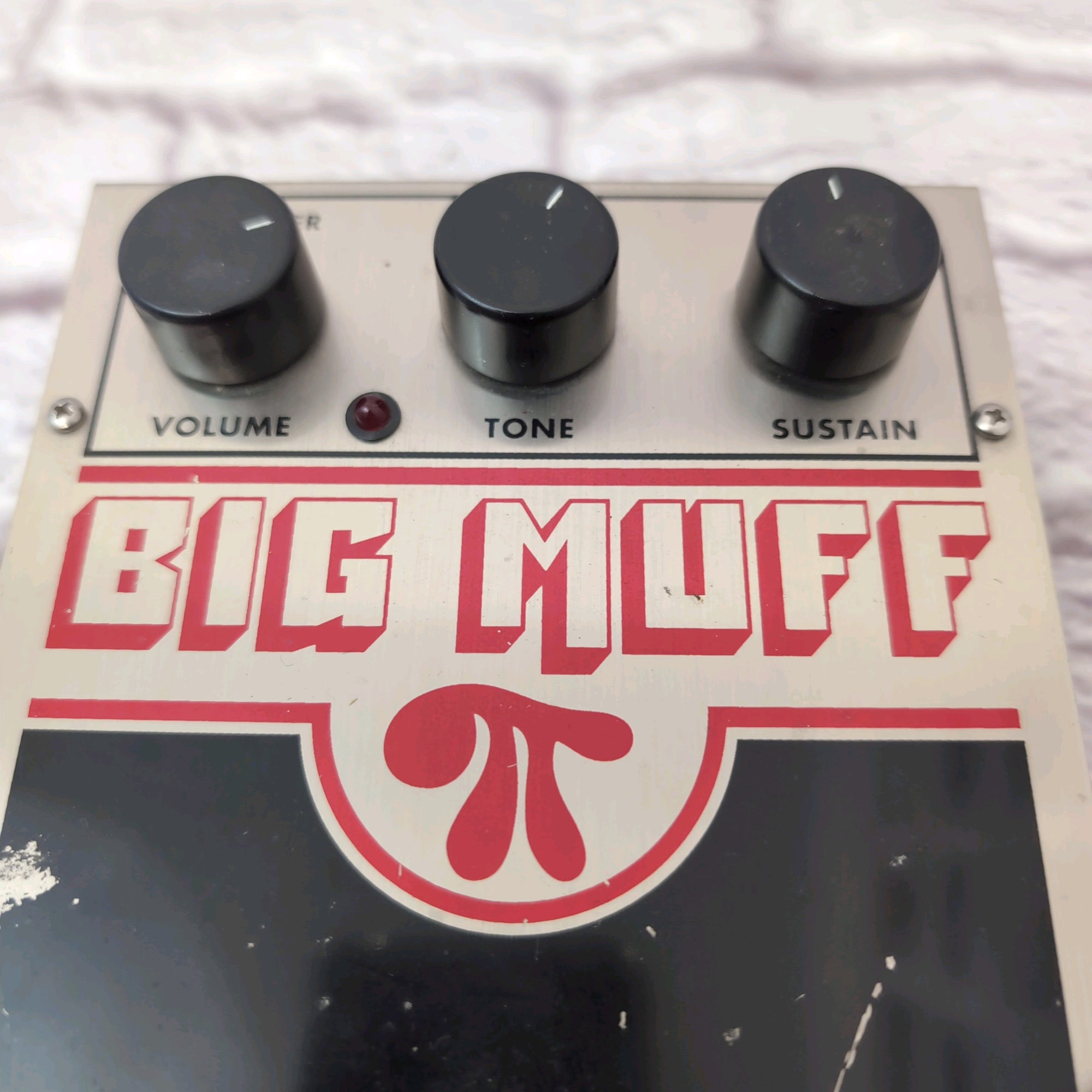Electro-Harmonix Big Muff Pi Fuzz Pedal - Evolution Music