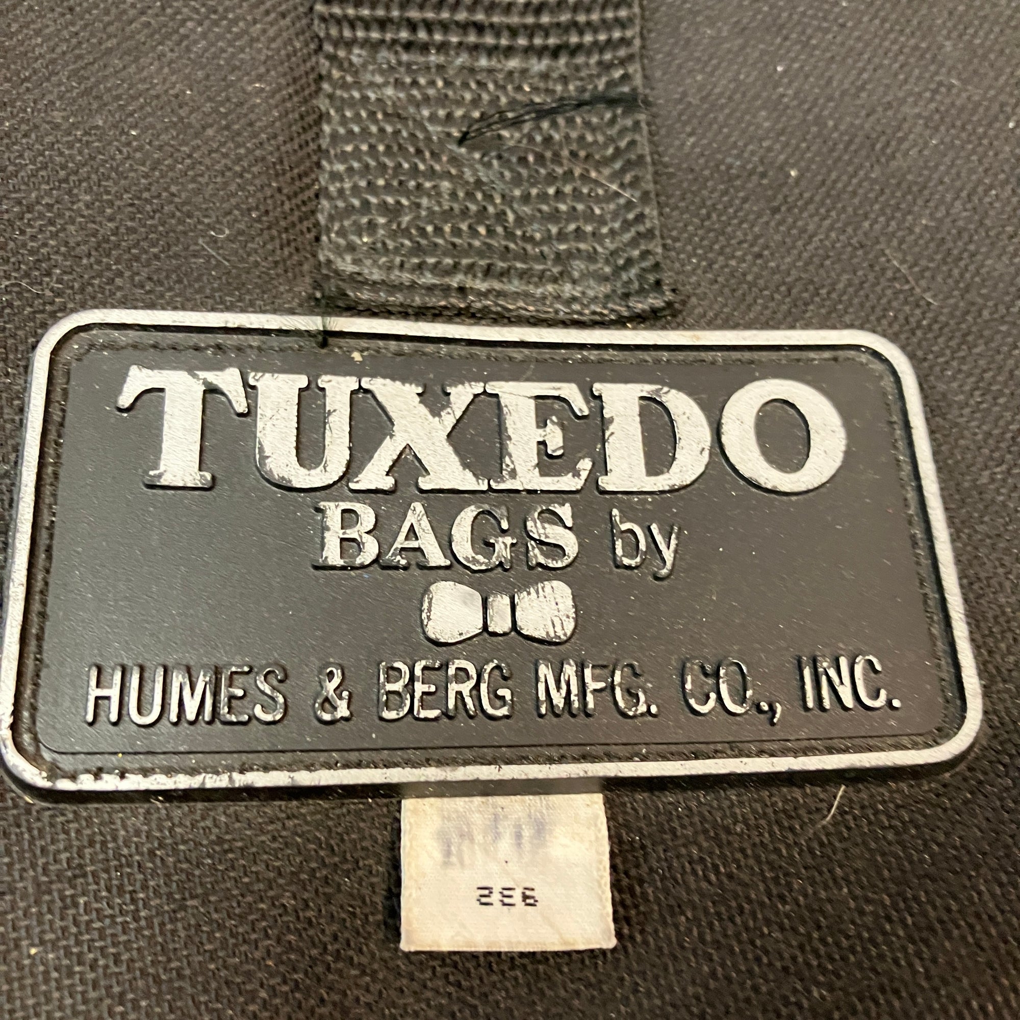 Humes & Berg Tuxedo 14.5 x 9 Inch Tom Bag
