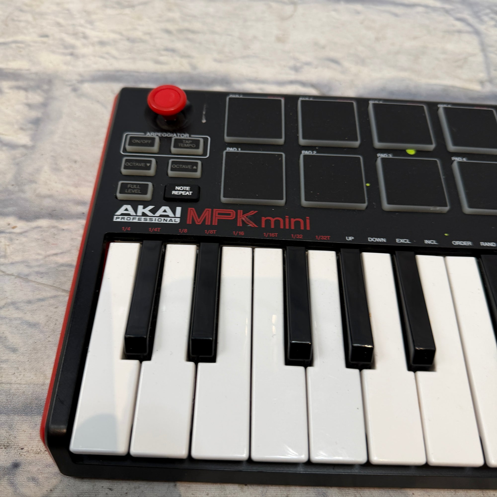 Akai MPK Mini Controller