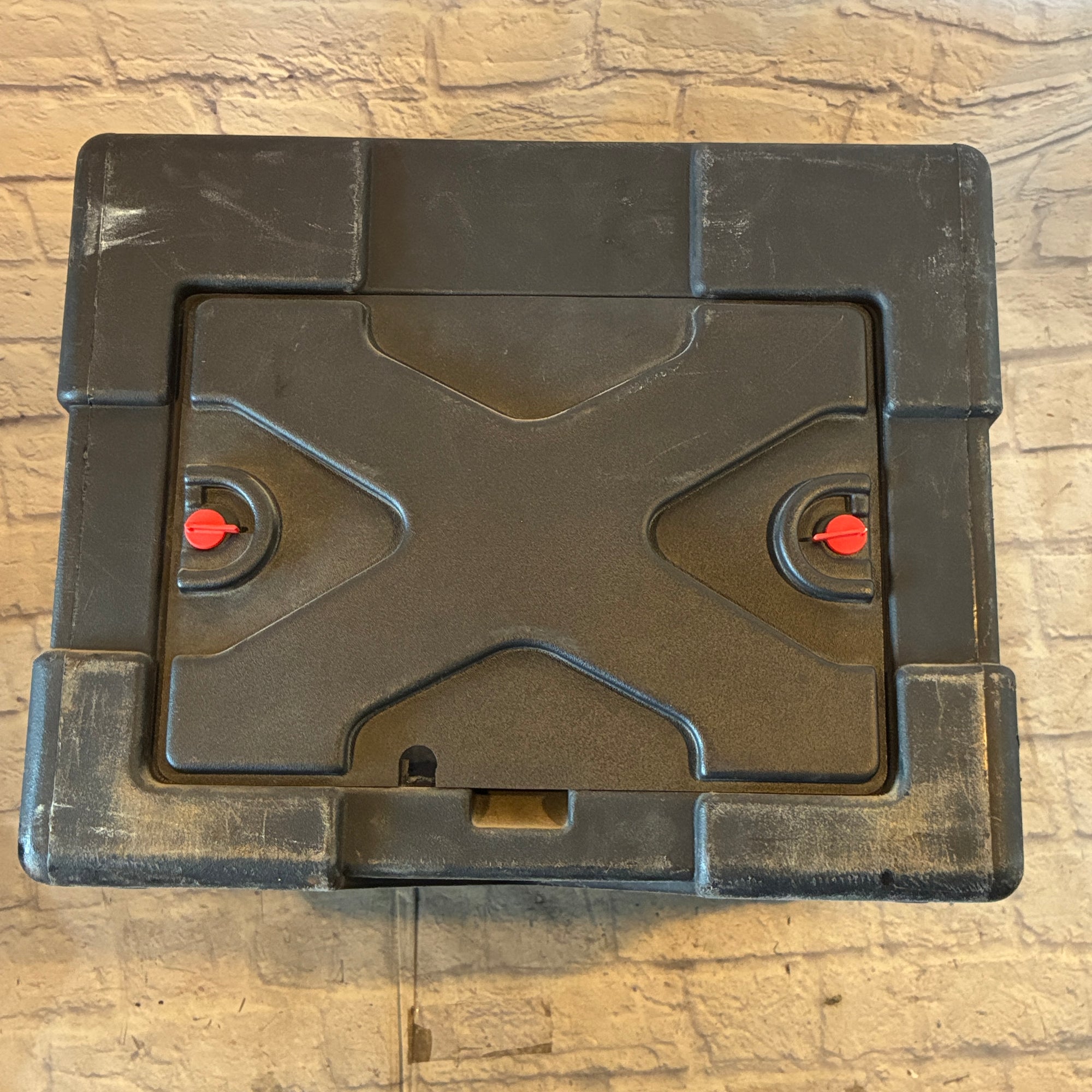SKB Slant Mixer Case w 6U Rack and Cover
