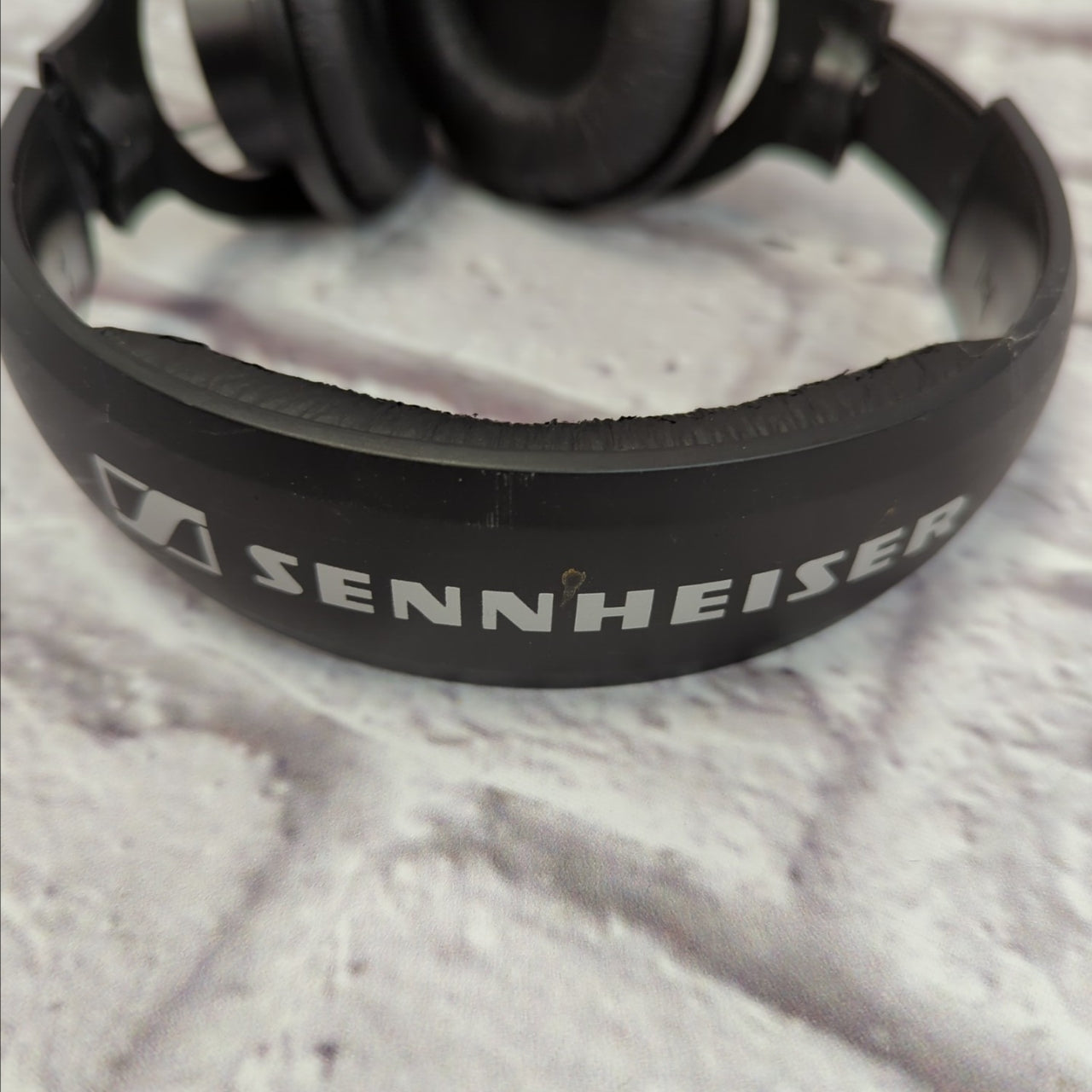 Sennheiser HD201 Headphones