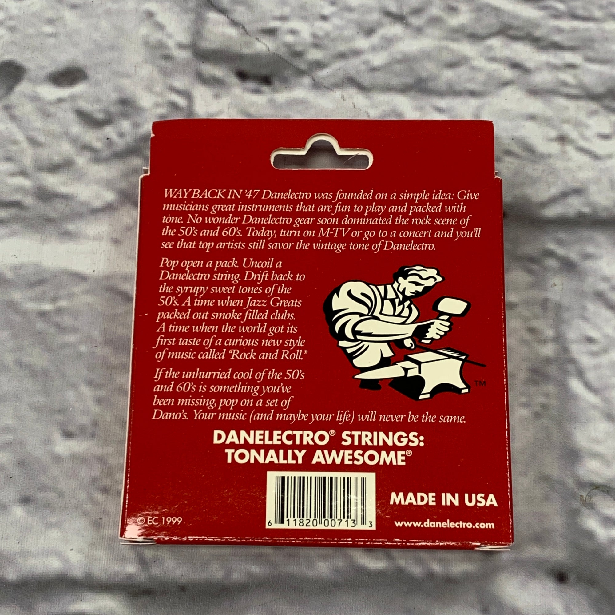 Danelectro Vintage Tone 13-56 Medium Gauge Bronze Guitar Strings