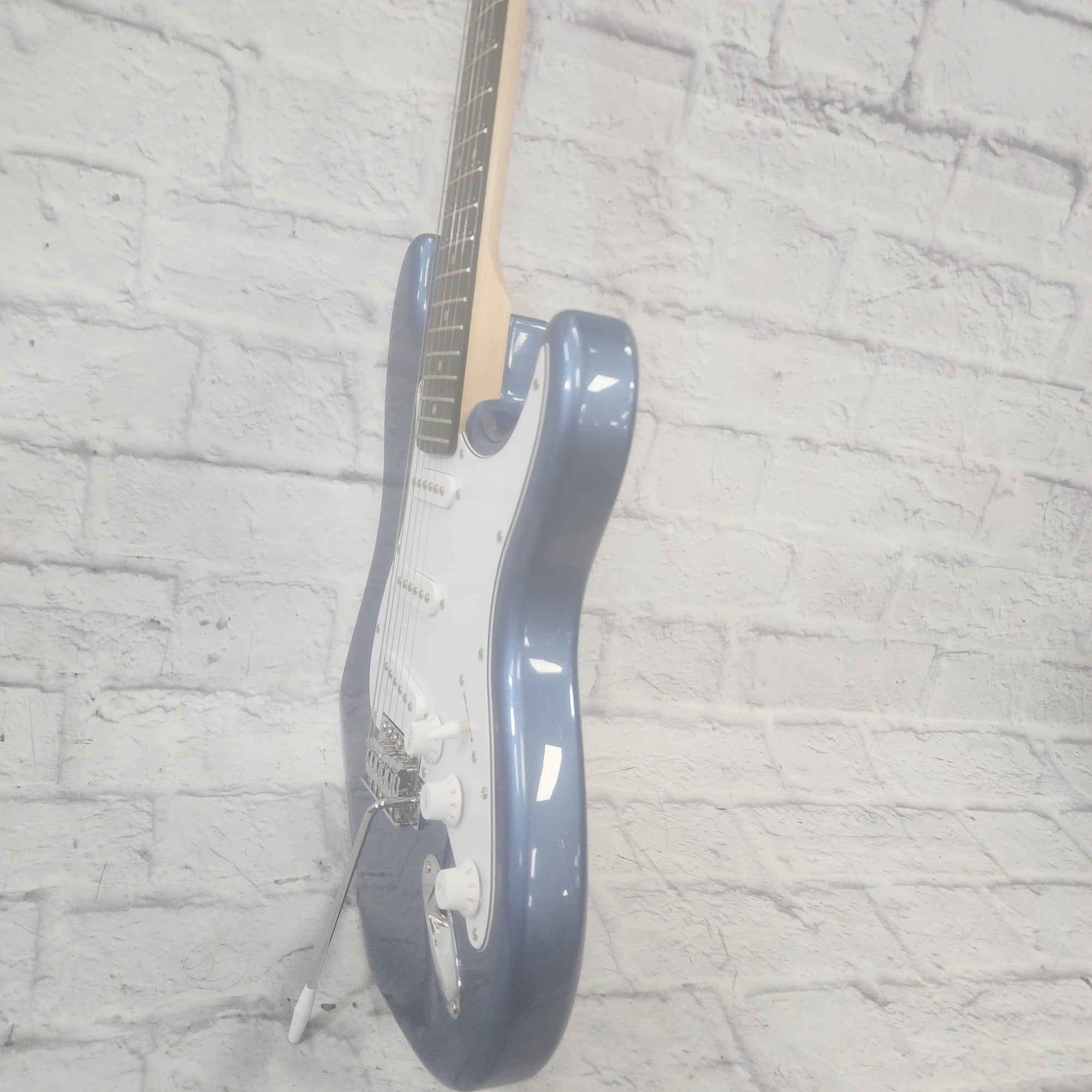 EKO Visual Note Strat Style Light Up Guitar