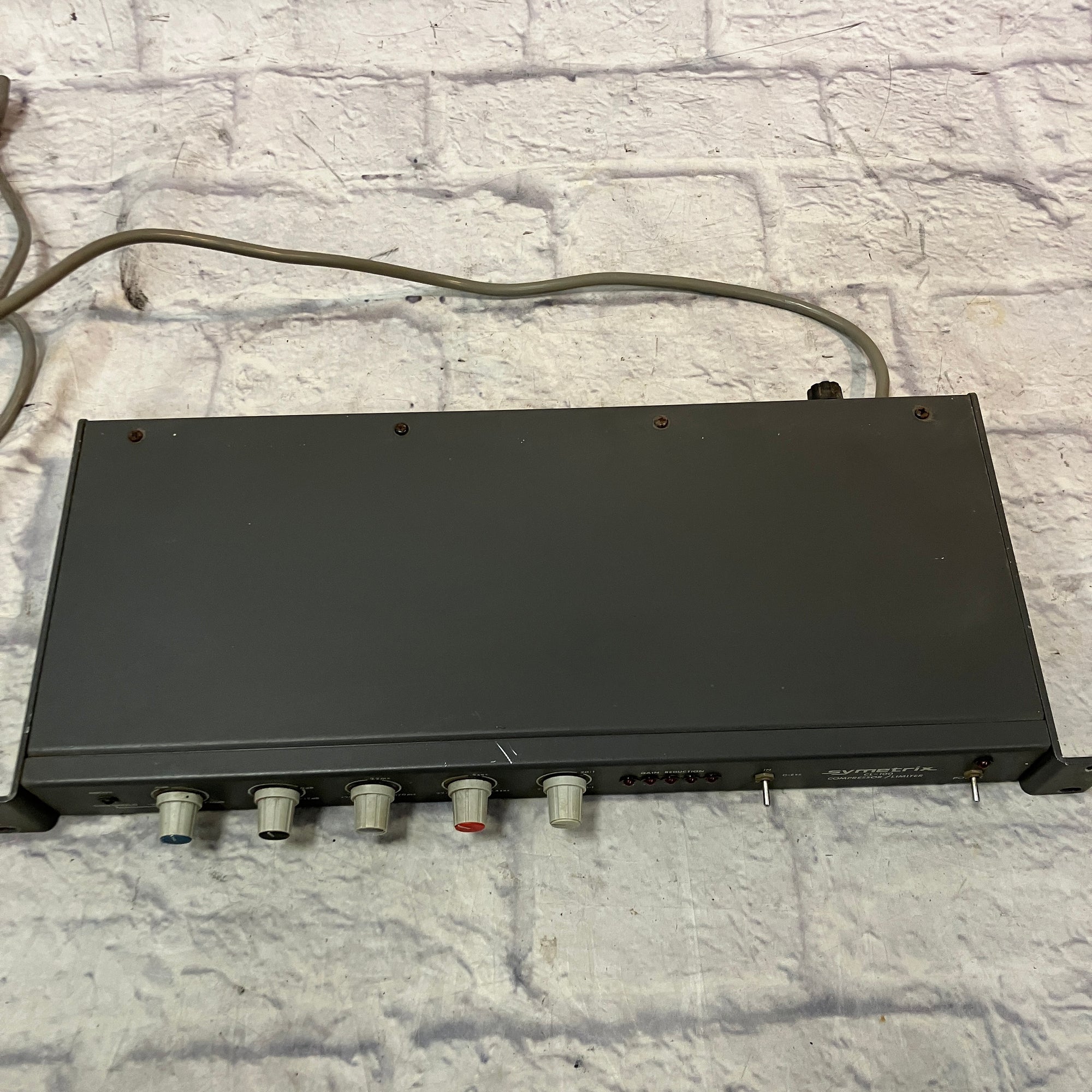 Symetrix CL-100 Rack Compressor