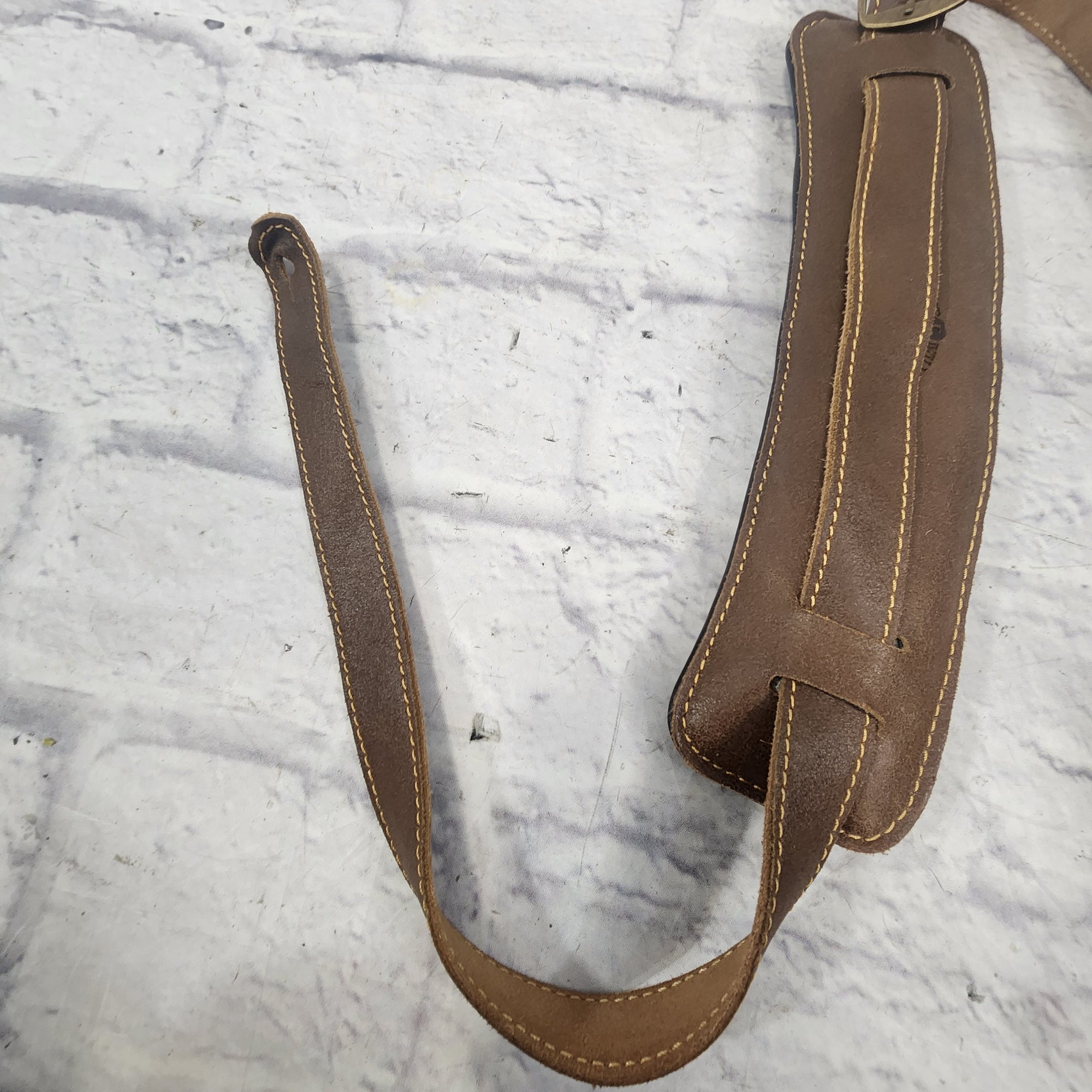 Unknown Leather Guitar Strap with Fabric Stripe