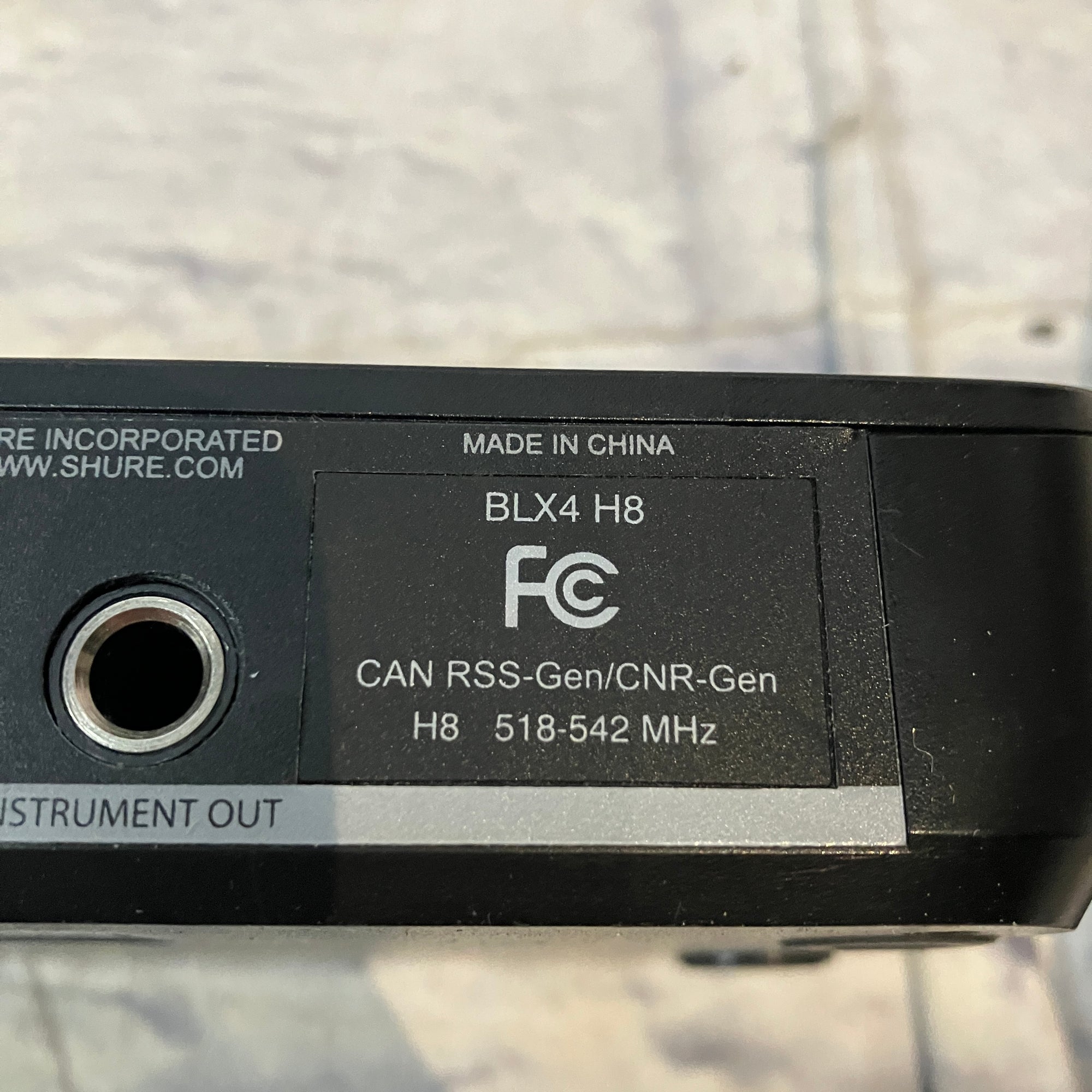 Shure SLX4 & BLX4 Wireless Receiver and Microphone