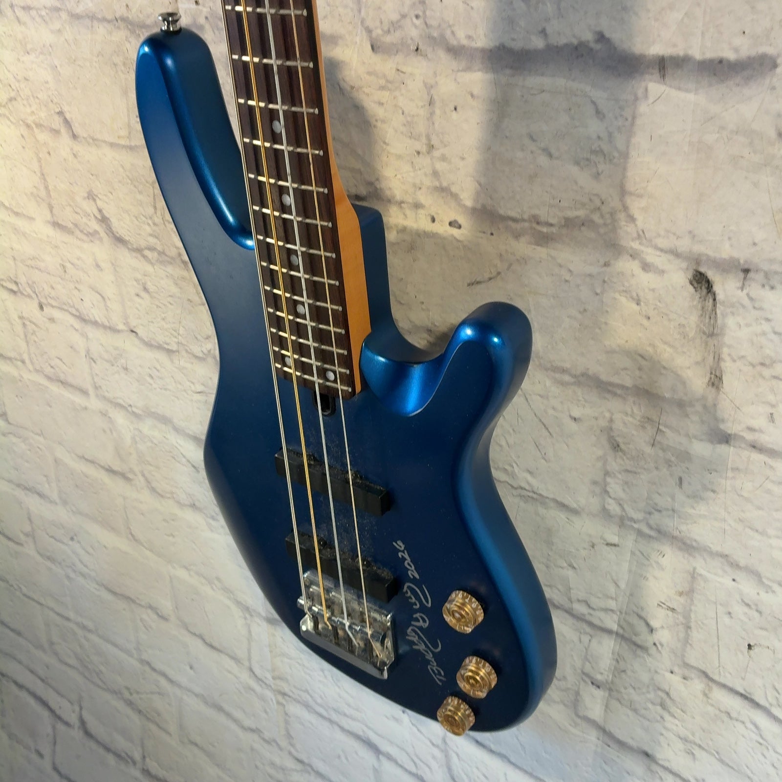 Yamaha BB-404 Signed by Buddy Guy 4 String Bass Guitar