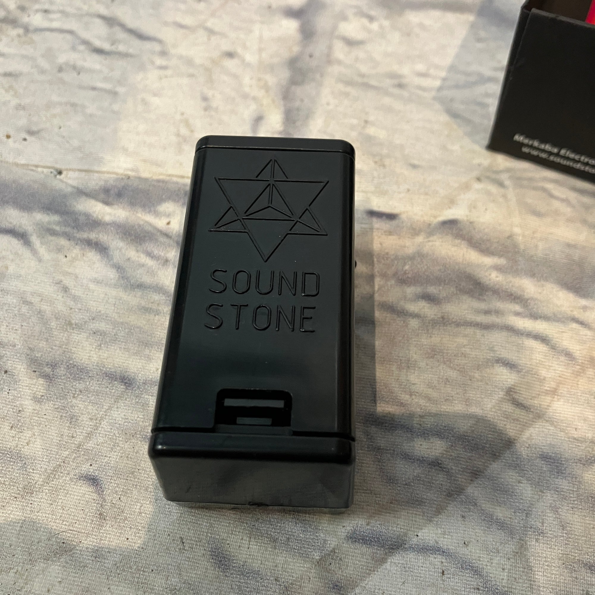 The Sound Stone Guitar Sustainer