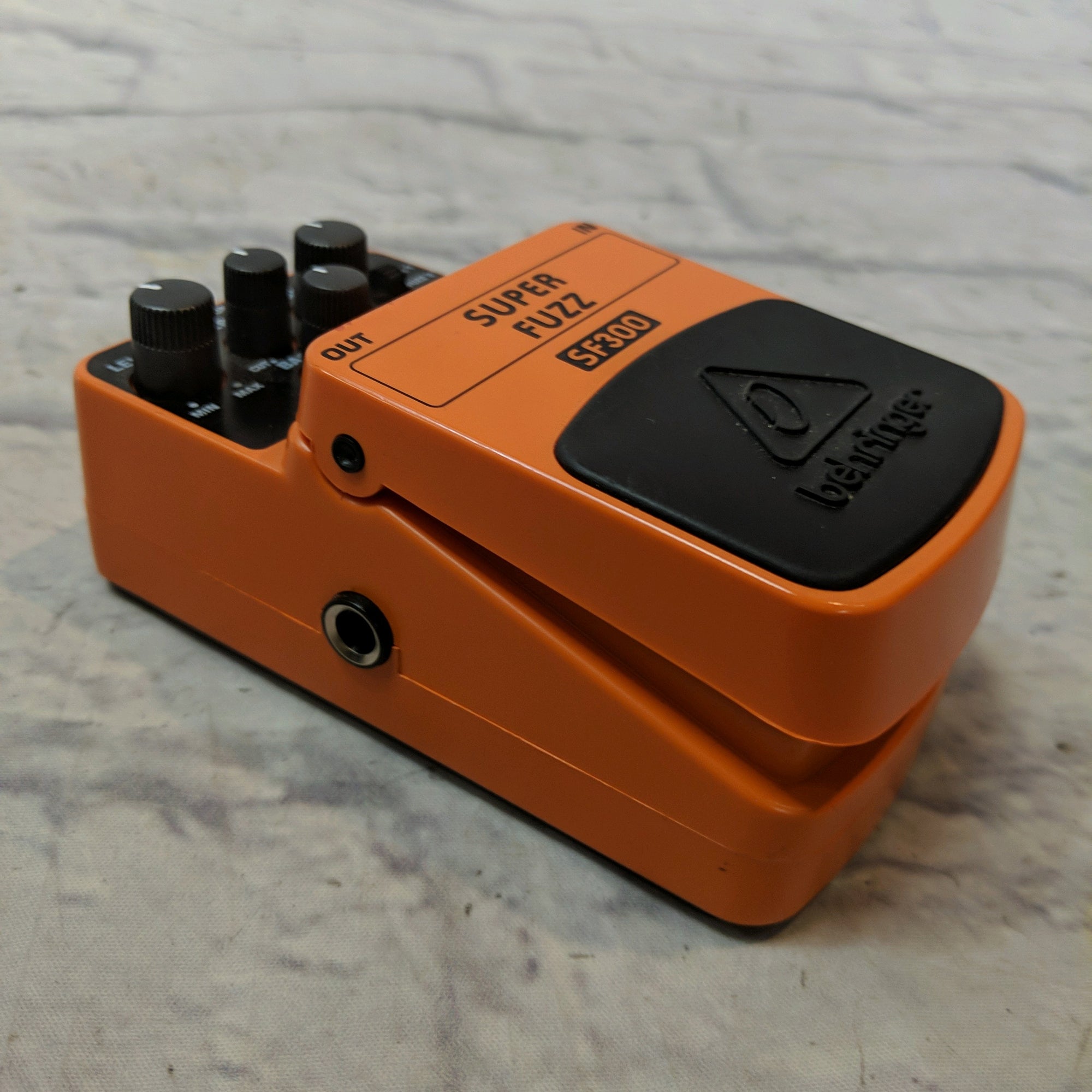 Behringer SF300 Super Fuzz Pedal