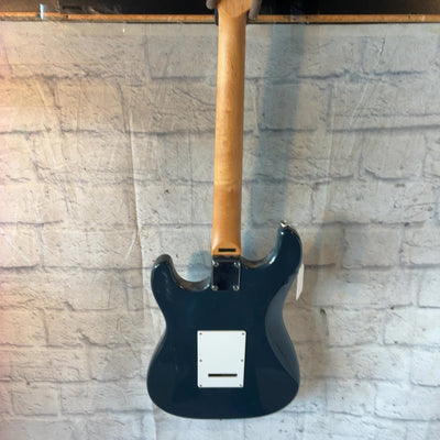Rogue ST-3 Electric Guitar