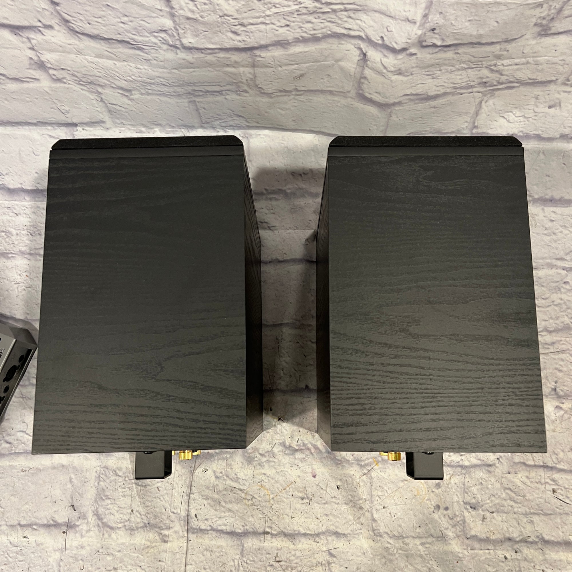 KEF Q100 100-Watt Bookshelf Speakers