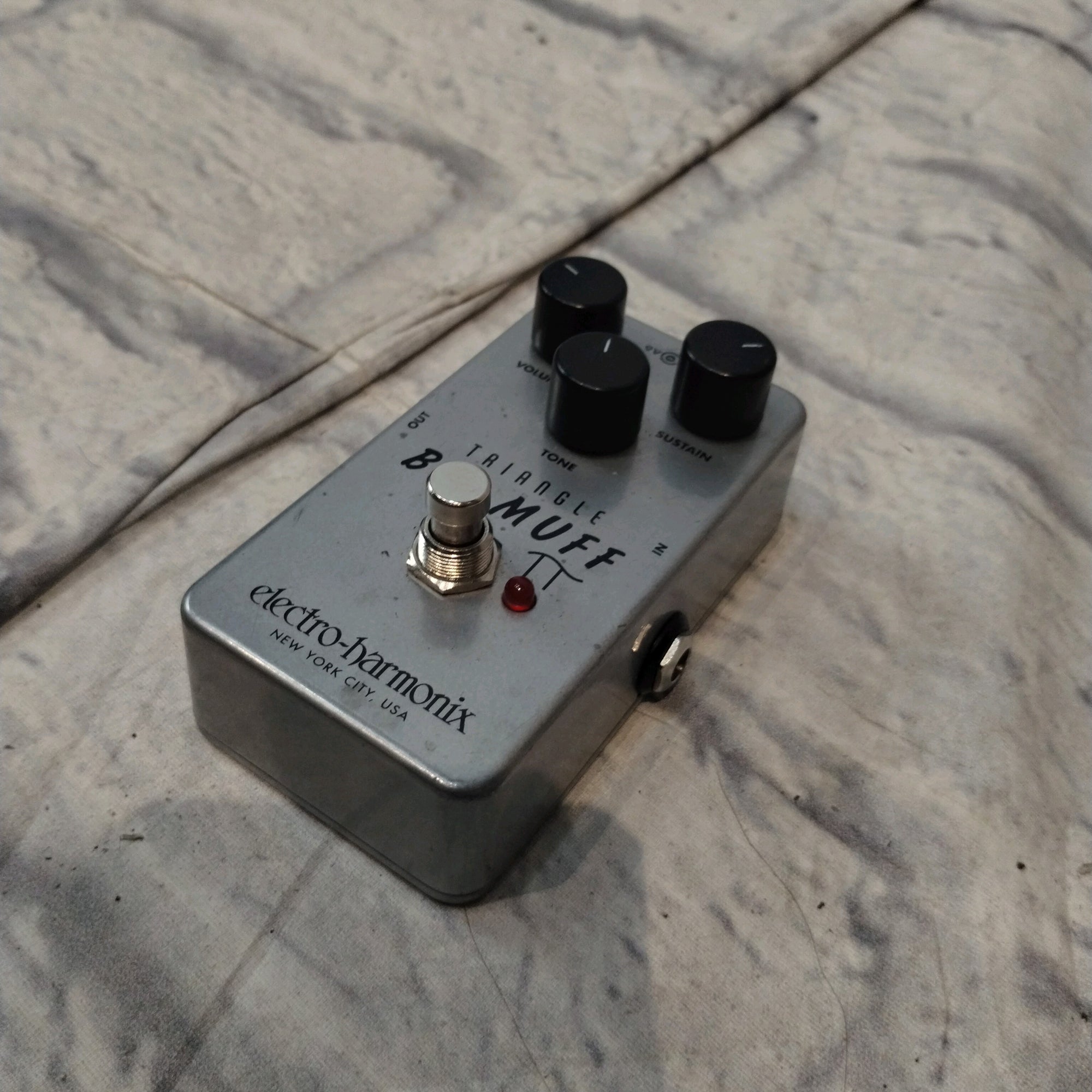 Electro-Harmonix Triangle "Big Muff" Pi Distortion Pedal