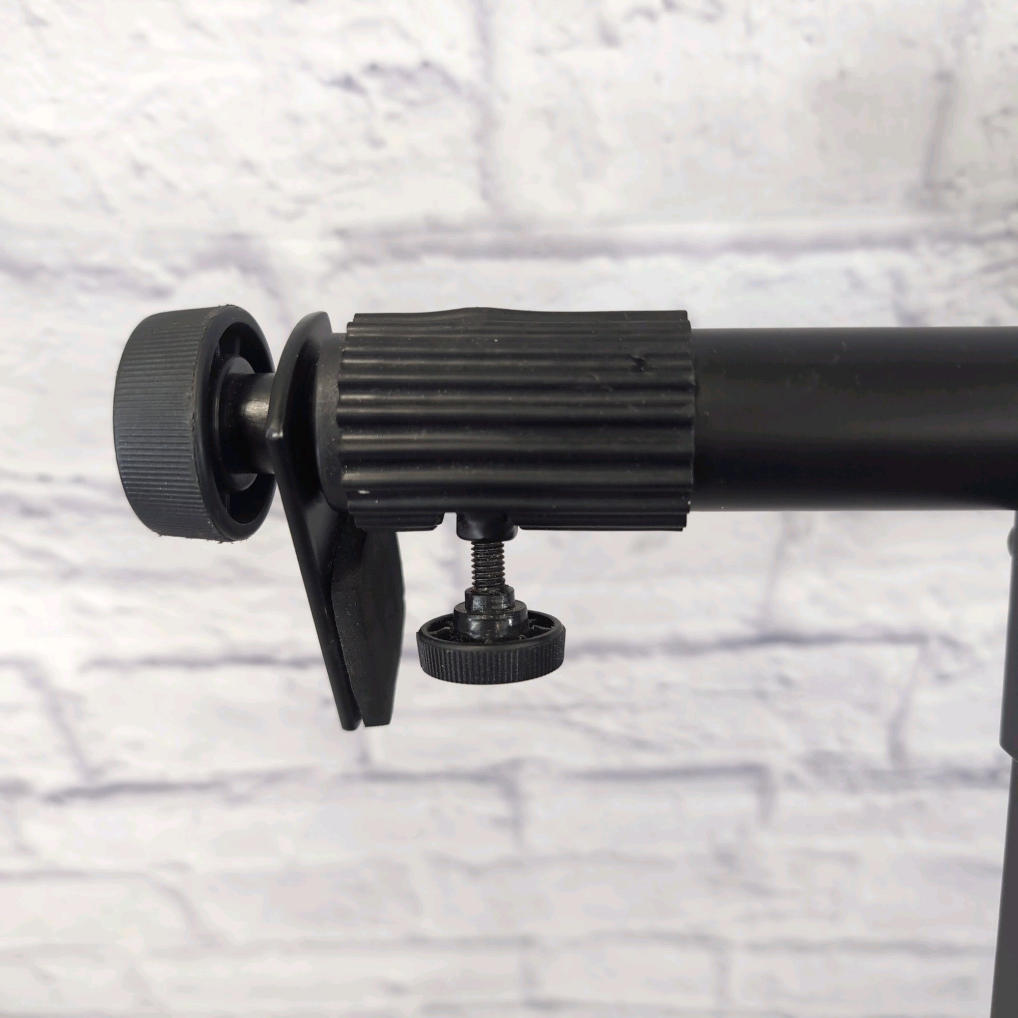 On Stage Stands Heavy Duty X Braced Keyboard Stand
