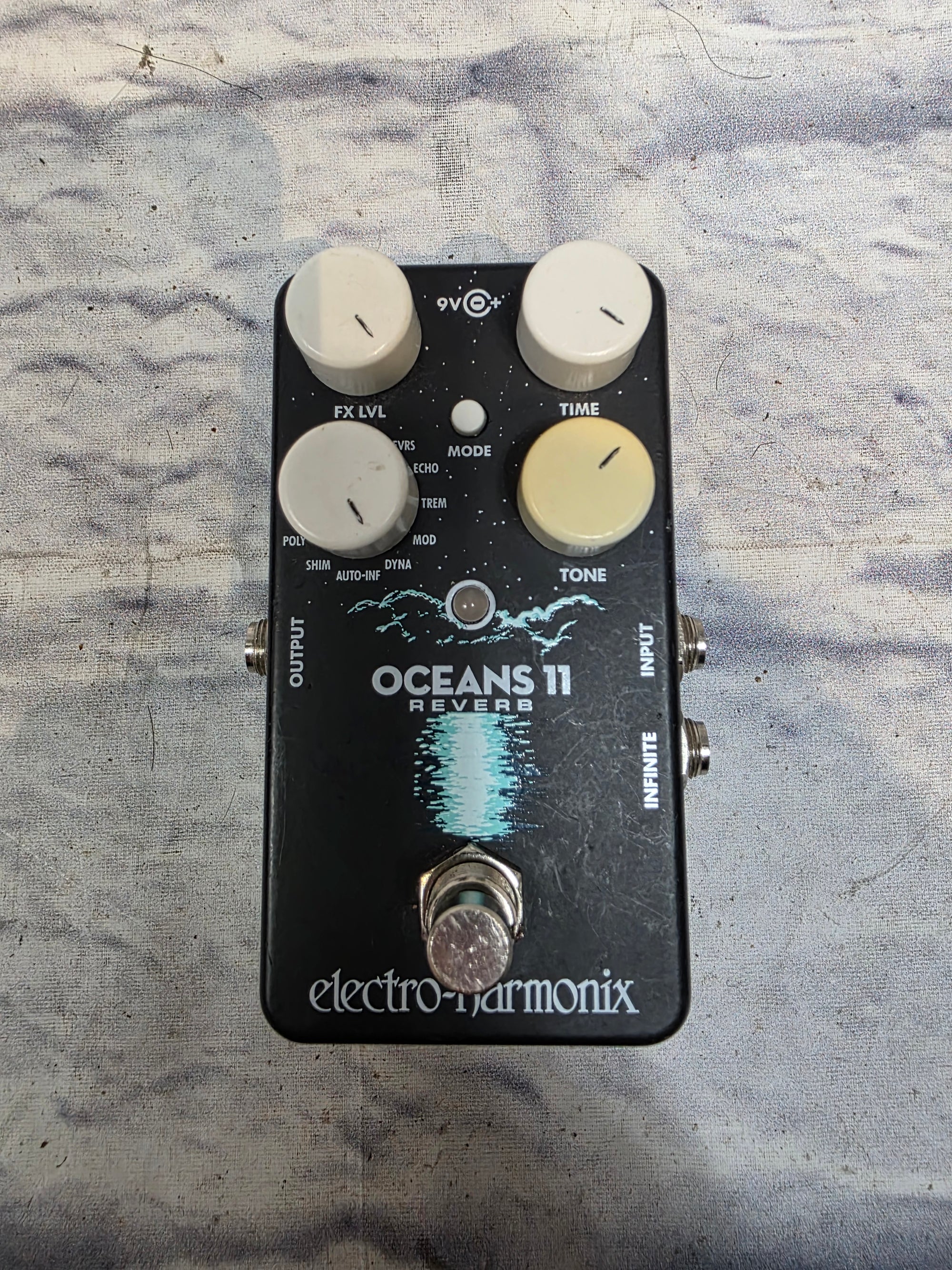 Electro-Harmonix Oceans 11 Reverb Pedal