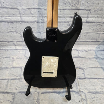 Squier Affinity Stratocaster HSS 2022 - Grey Electric Guitar