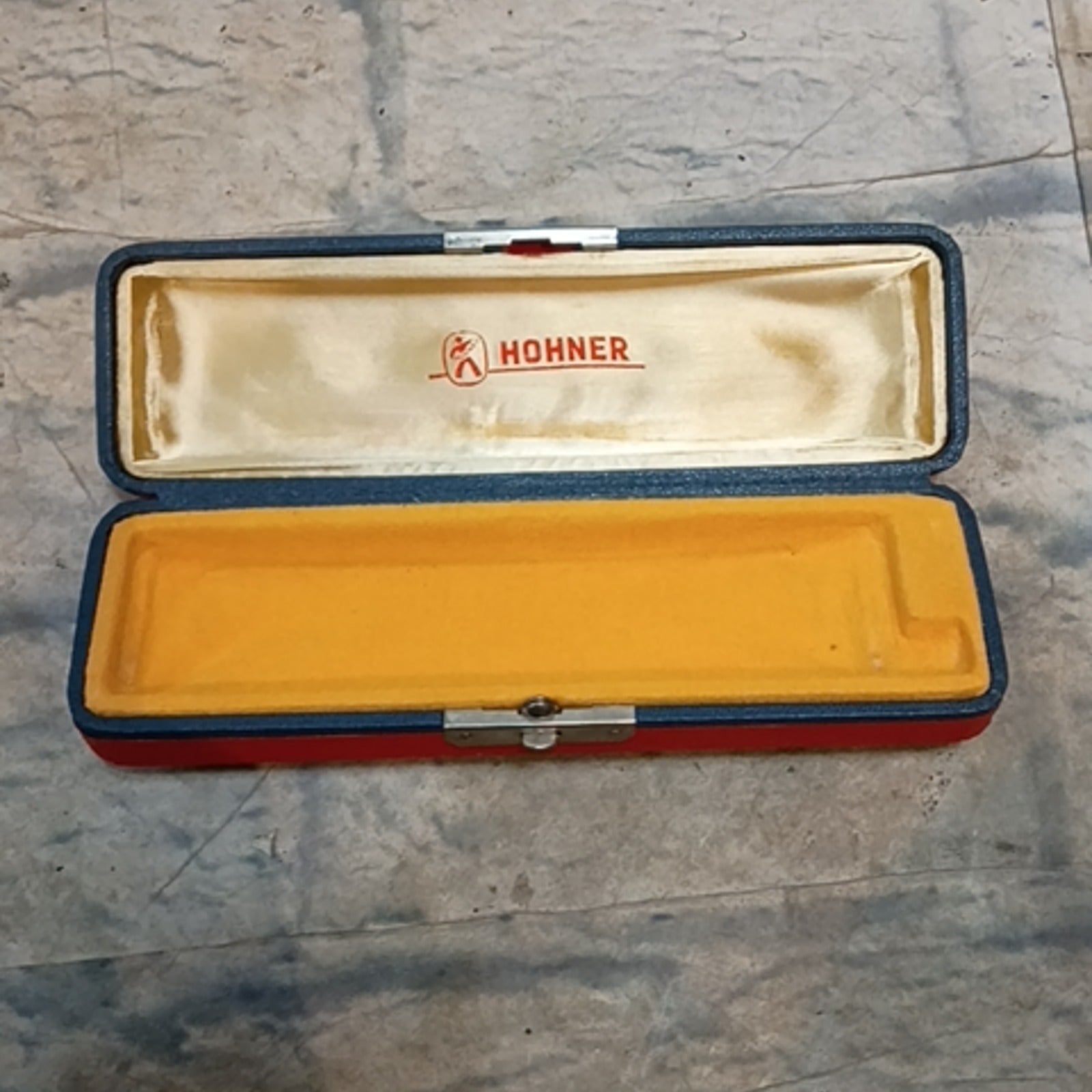 Hohner Red Nr. 260 Harmonica Case ( double as mic case) Harmonicas