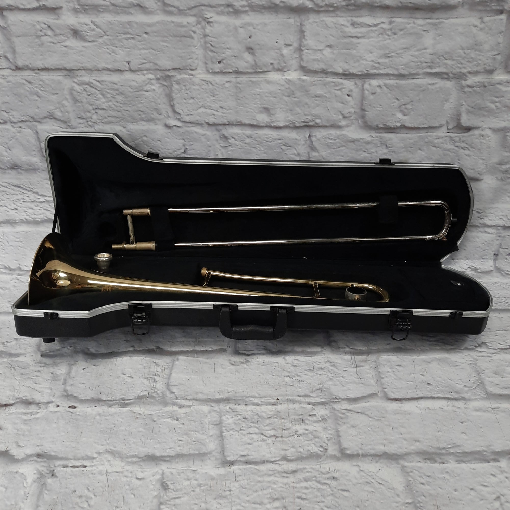 Hunter HTB6420HL Bb Trombone - Includes 12C mouthpiece and hard case - Ready to play!